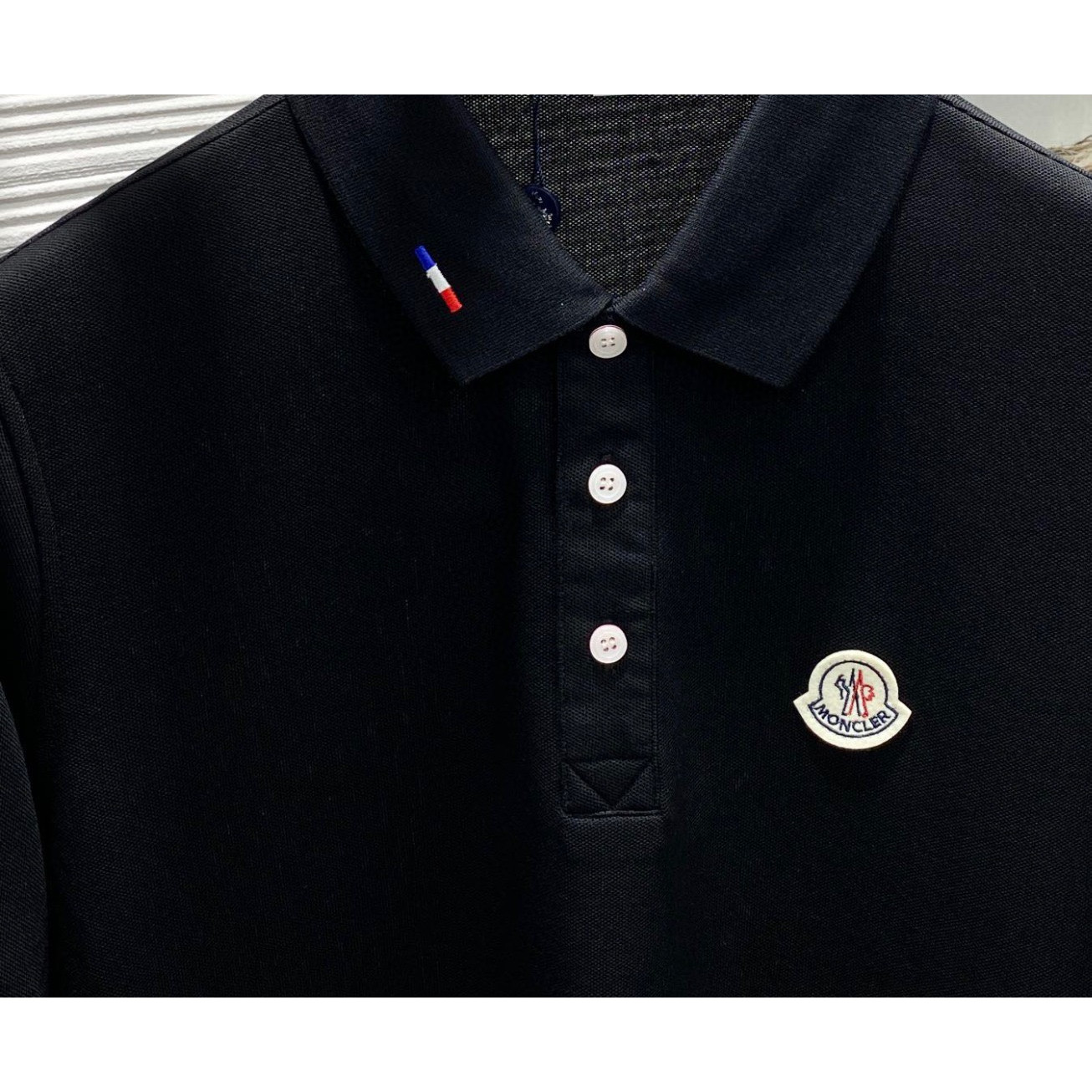 <p>MONCLER 立体徽标翻领长袖Polo衫(黑)</p>