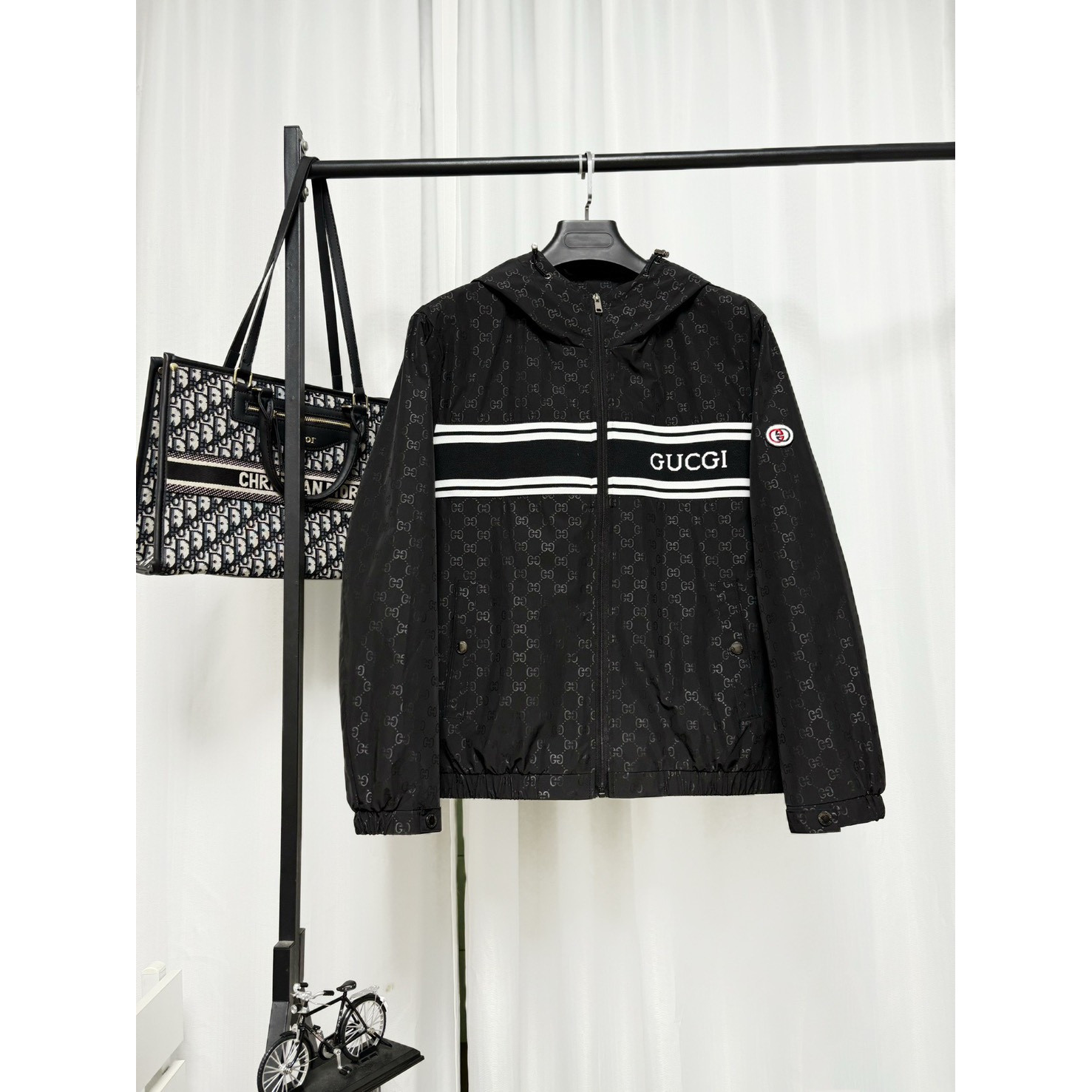 <p>Gucci 夹克外套</p>