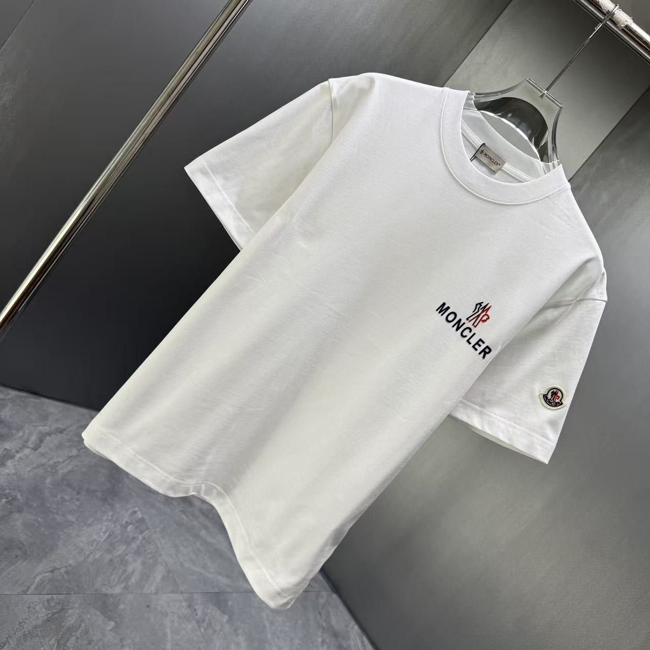 <p>Moncler 短袖T恤(白)</p>