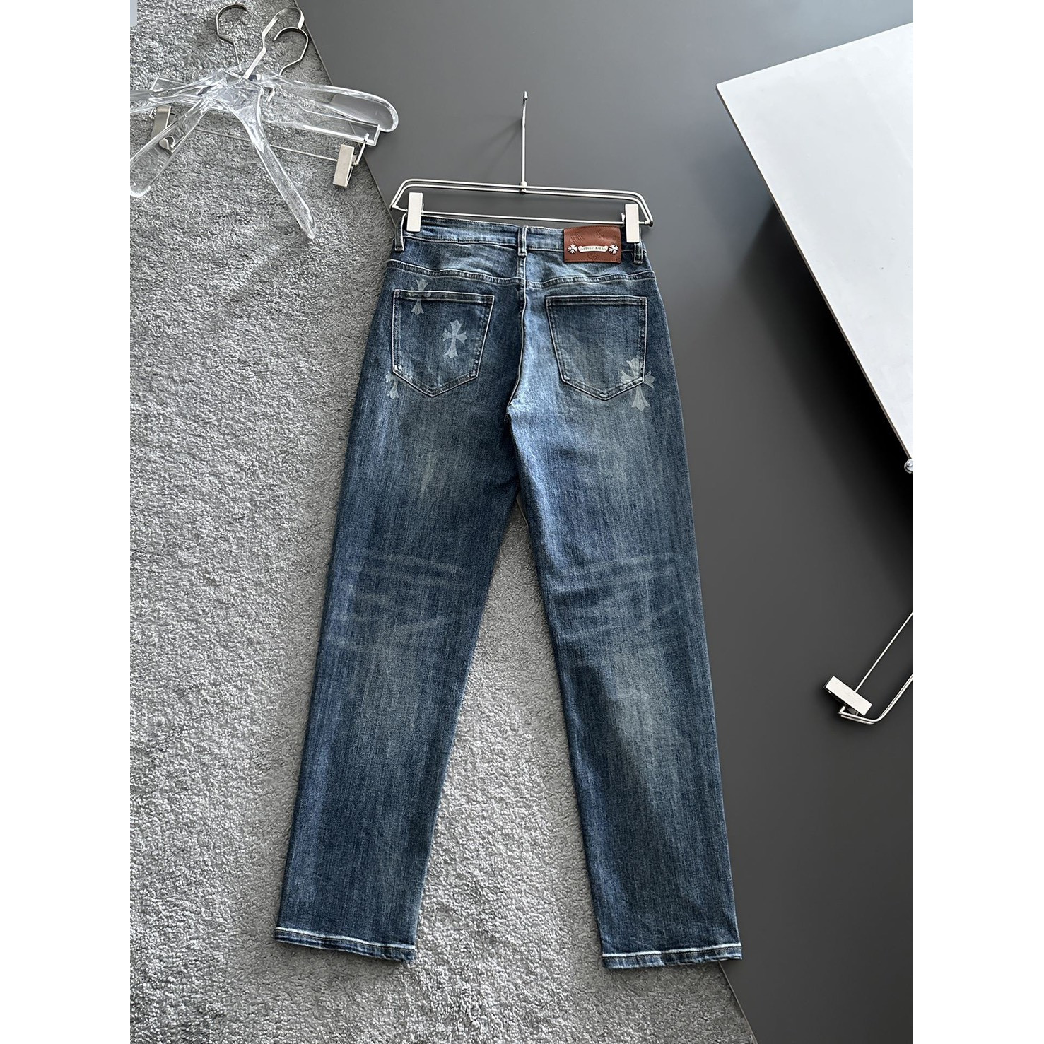 <p>CHROME HEARTS&nbsp;<span style="font-size:13px">高品质牛仔裤</span></p>