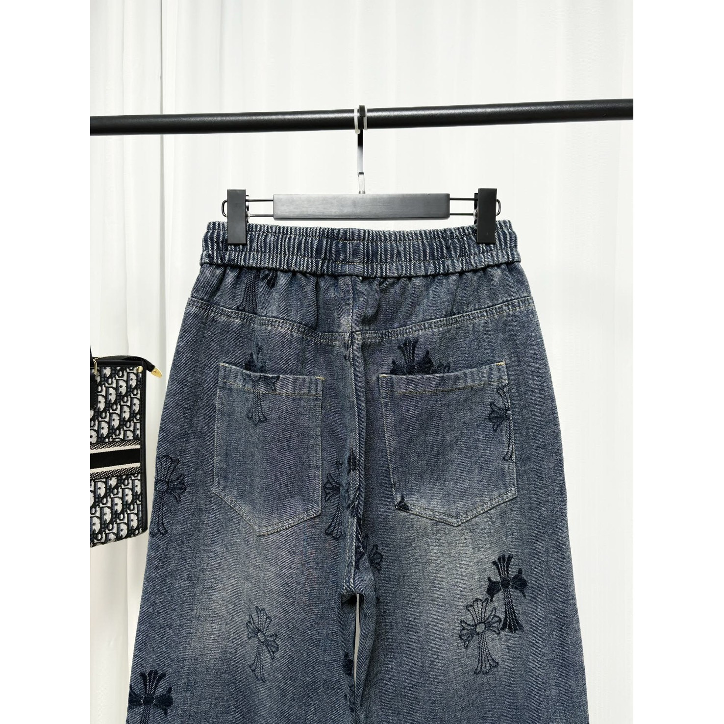 <p>Chrome Hearts 牛仔长裤</p>