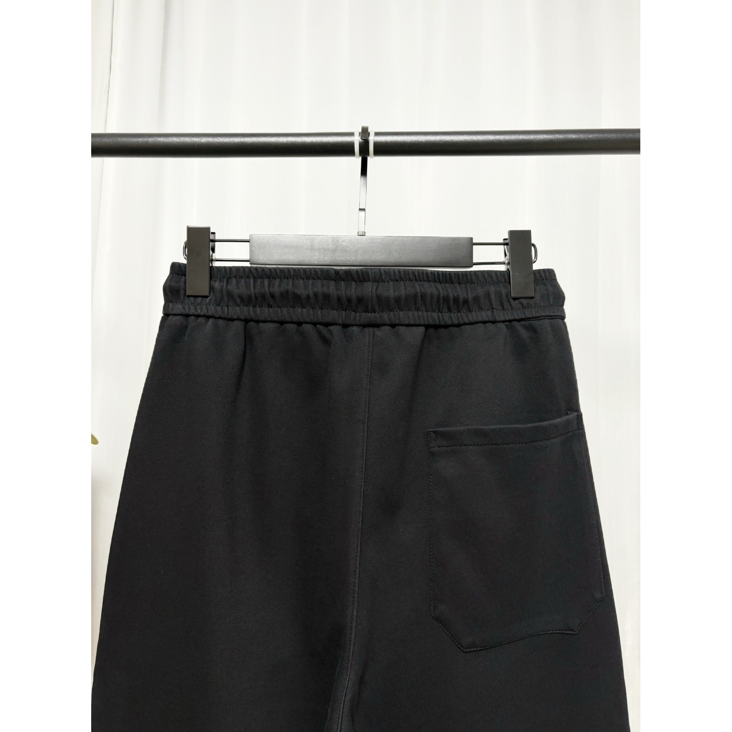 <p>&nbsp;Chrome Hearts&nbsp;休闲长裤</p>