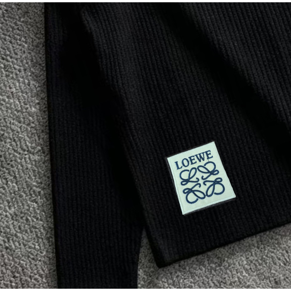 <p>Loewe 高品质男士卫衣(黑)</p>