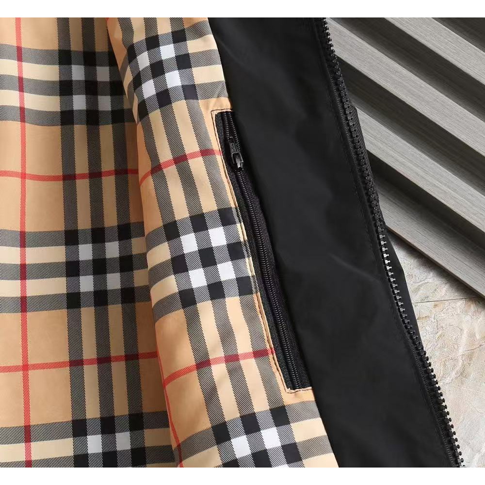 <p>BURBERRY&nbsp;男士夹克外套(黑)</p>