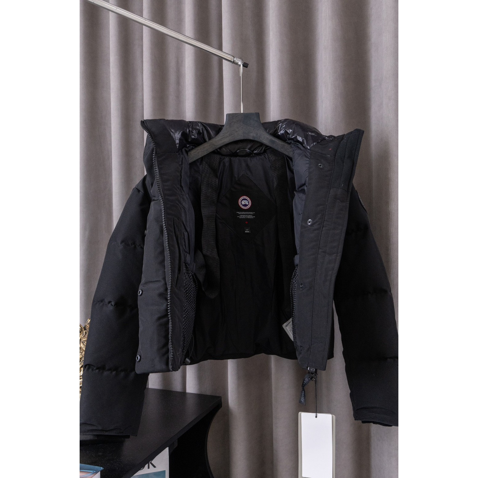<p>Canada Goose Junction Cropped Puffer 2066 短款羽绒服(黑色)</p>