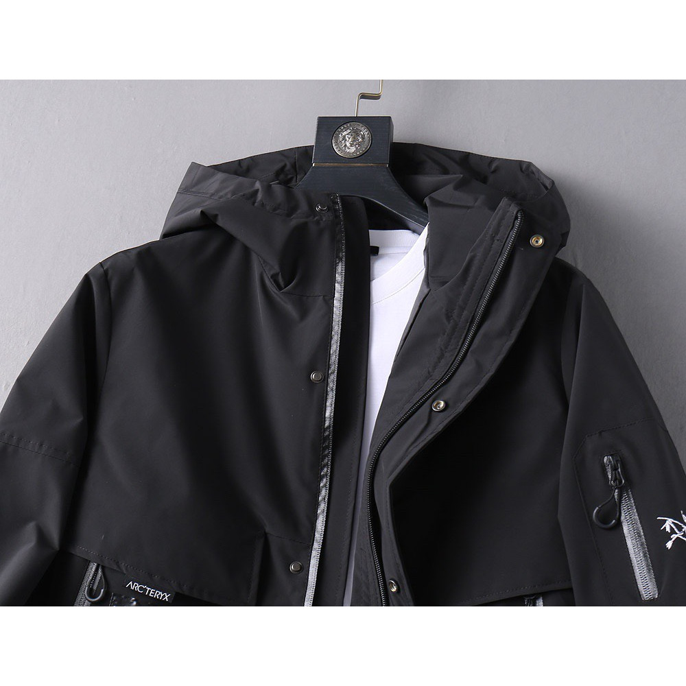 <p>Arc'teryx 新款男士夹克外套</p>