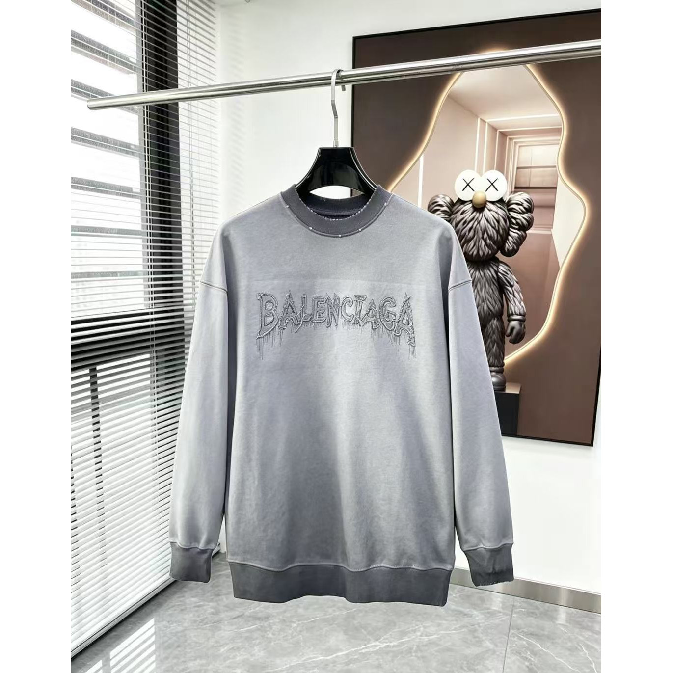<p>Balenciaga 圓領長袖T恤(洗水灰)</p>