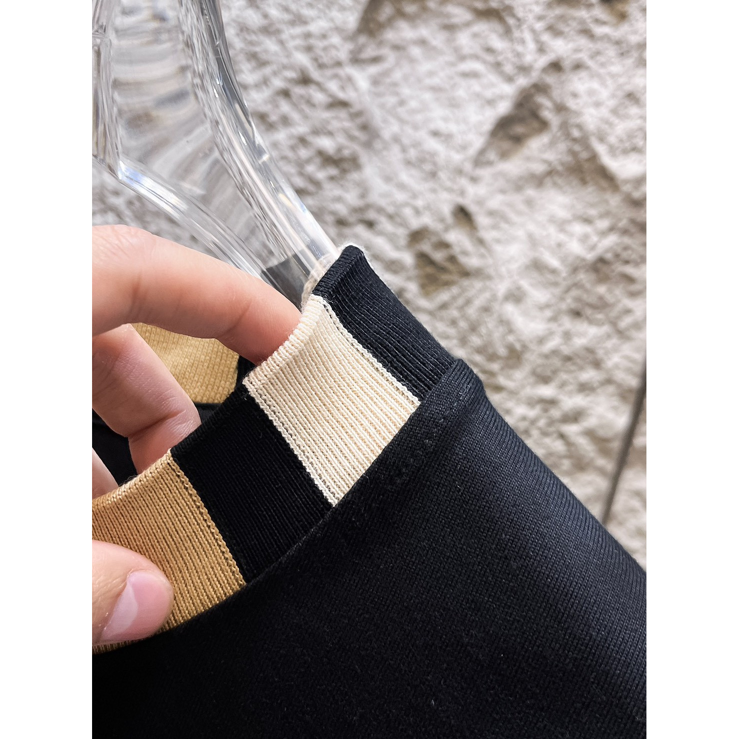 <p>BURBERRY 长袖T恤(黑)</p>