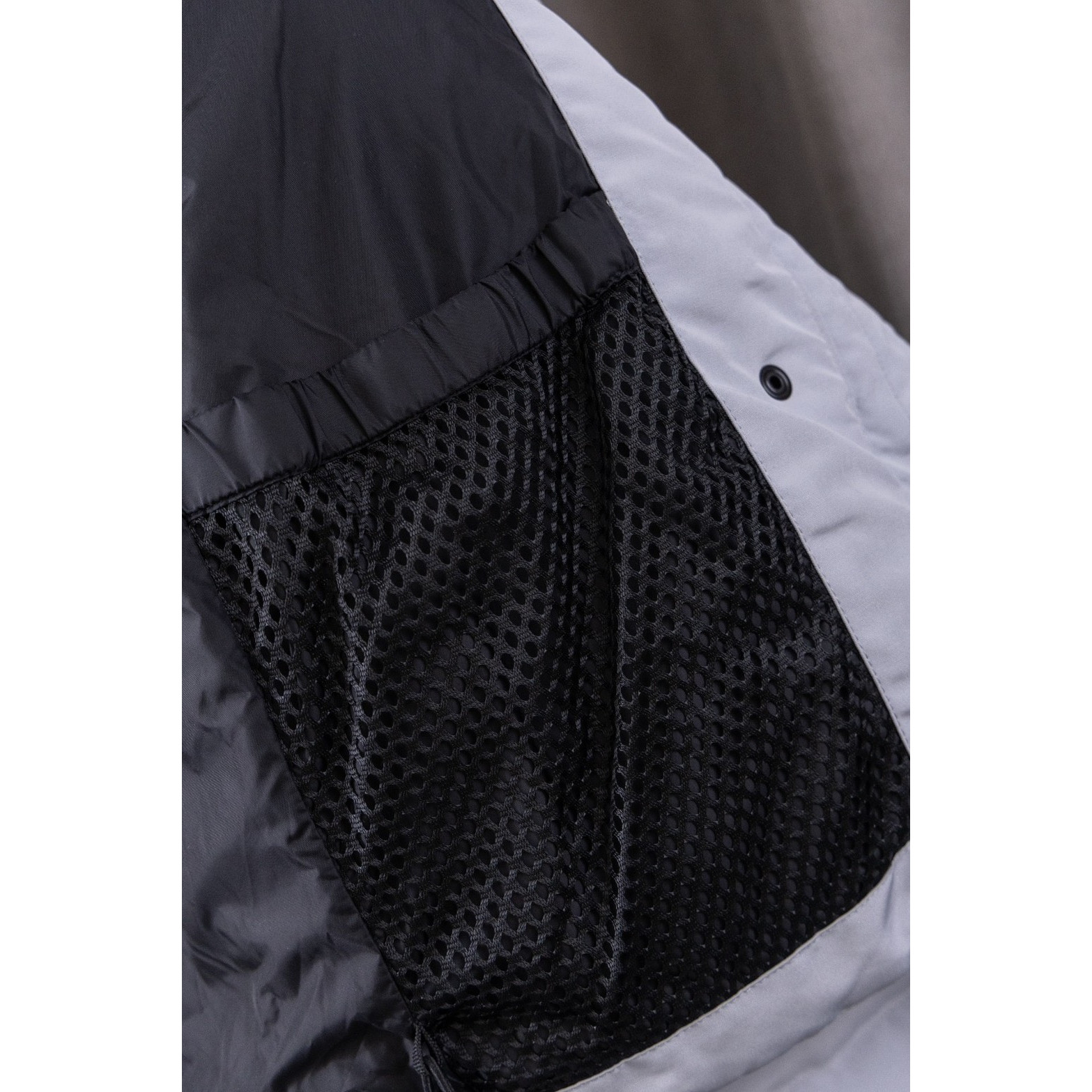<p>Canada Goose Junction Cropped Puffer 2066 短款羽绒服(白色)</p>