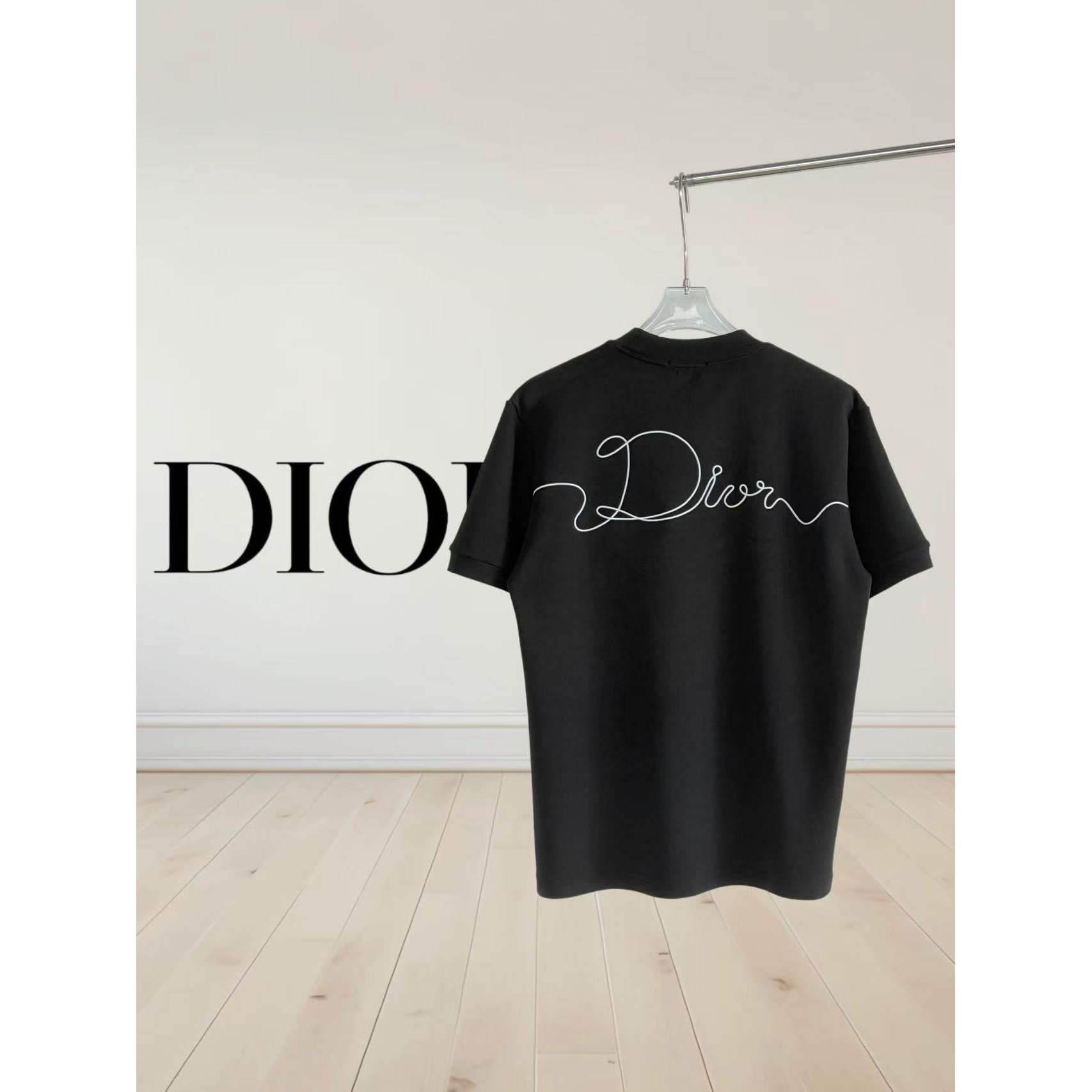 <p>DIOR 刺绣短袖T恤(黑)</p>