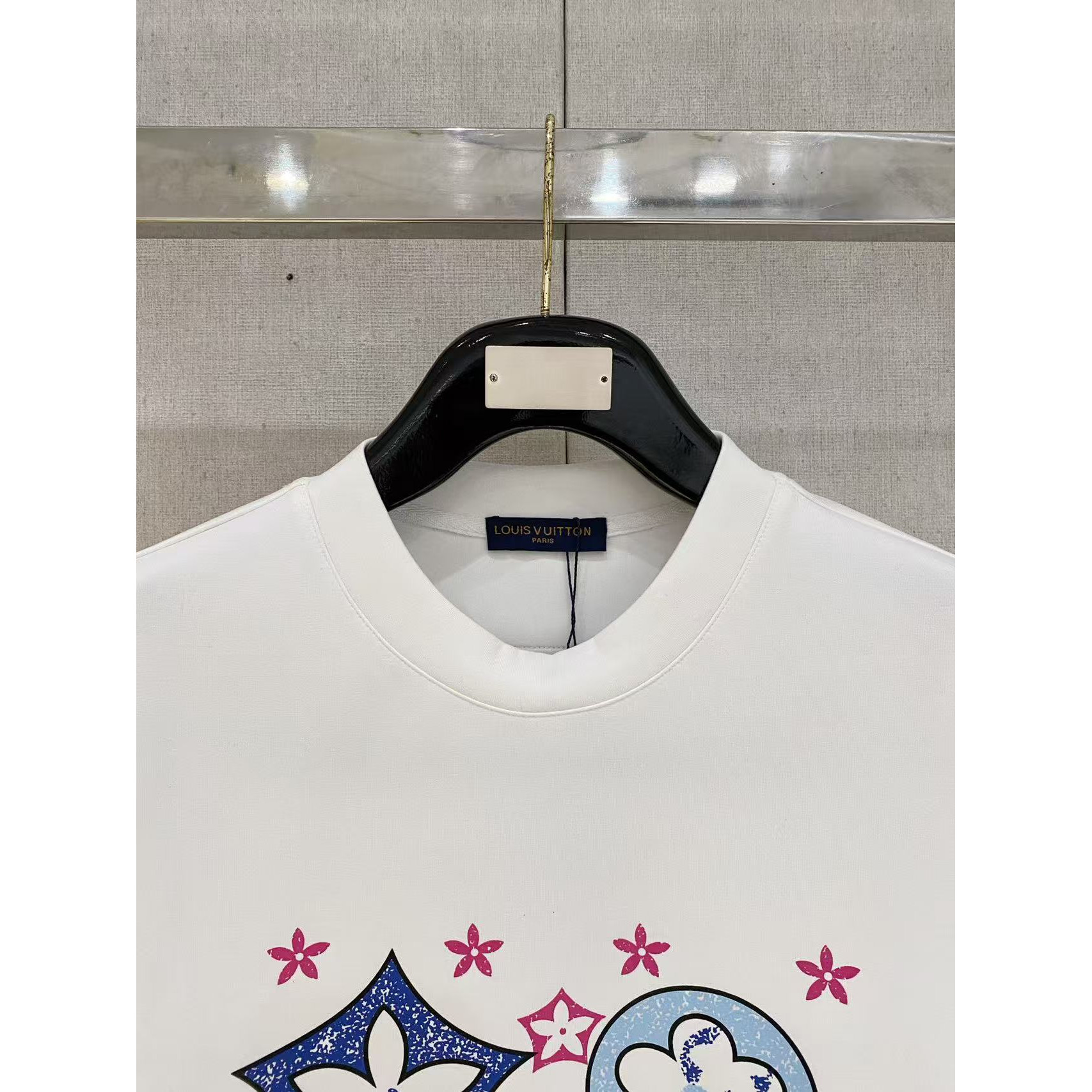 <p>LV&nbsp;太空棉卫衣(白)</p>