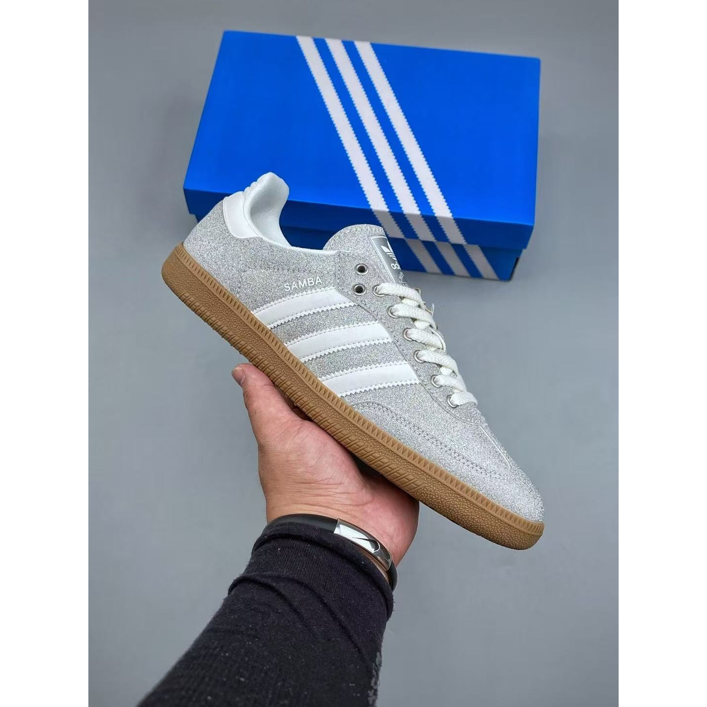 <p>Adidas originals SAMBA OG &nbsp;低帮板鞋(灰)</p>