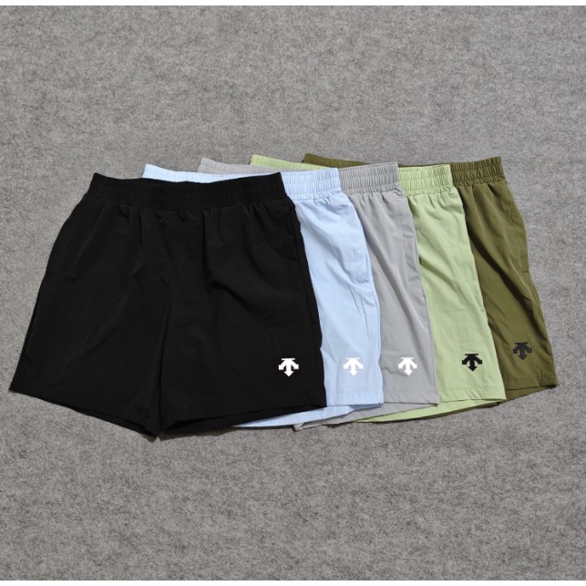 <p>DESCENTE 速乾沙灘短褲</p>