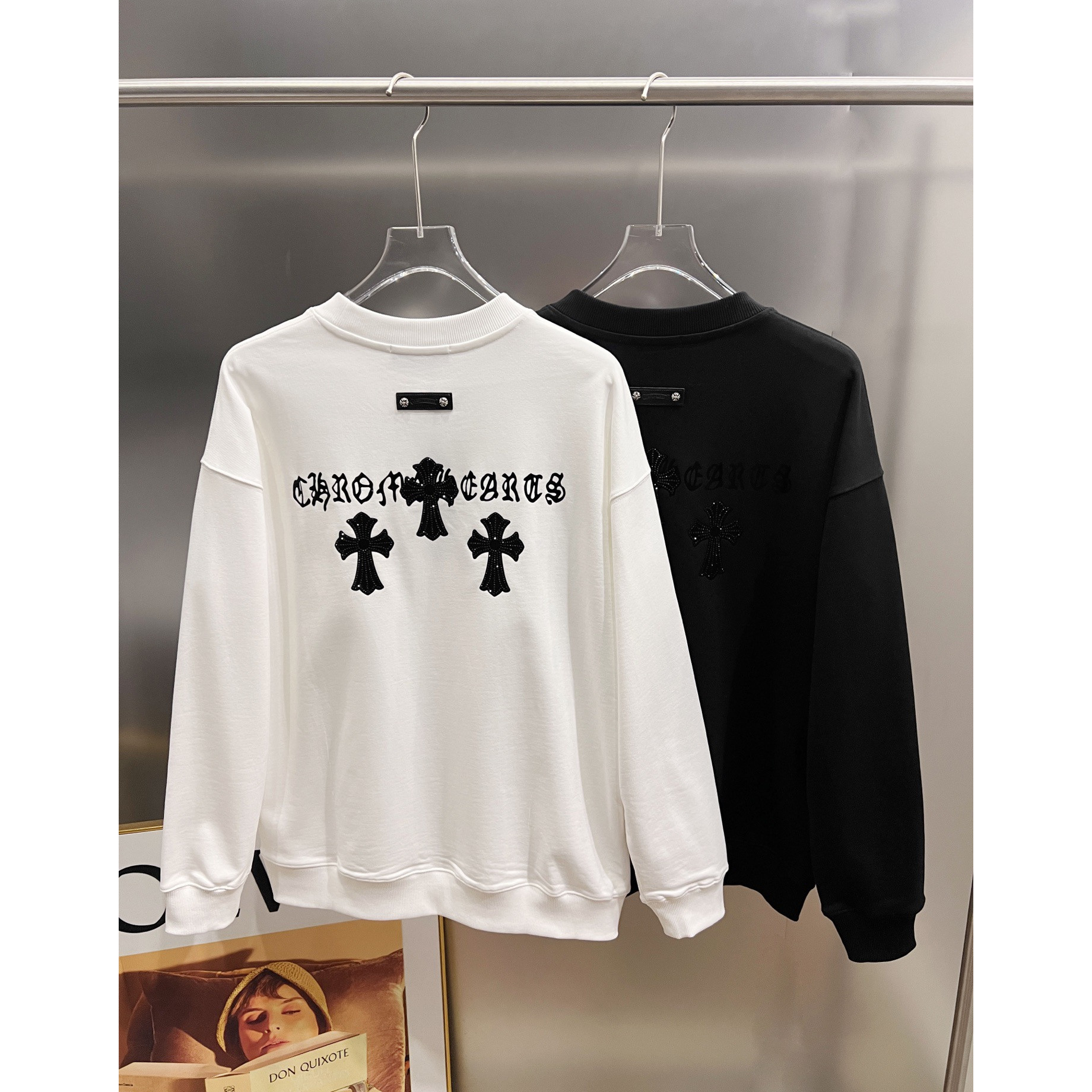 <p>CHROME HEARTS 圆领长袖卫衣(黑)</p>