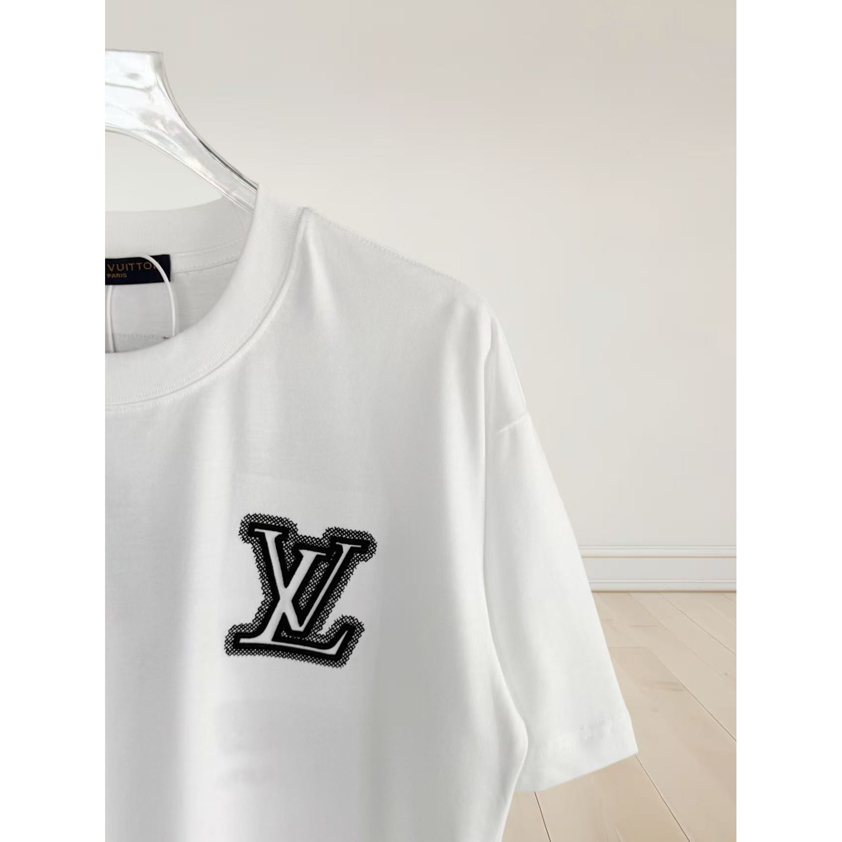 <p>LV 短袖T恤(白)</p>