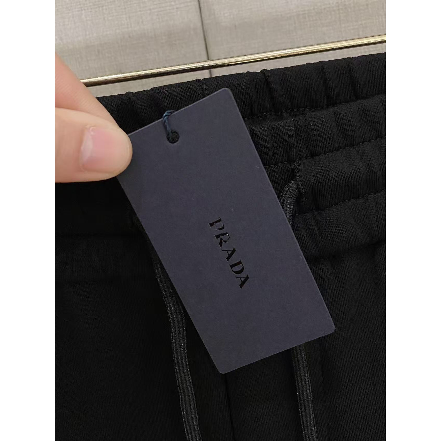<p>PRADA 男士长裤(782472)</p>