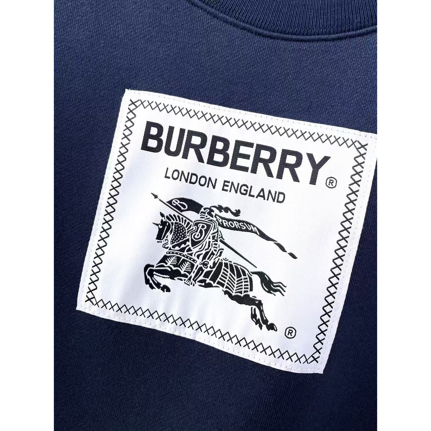 <p>BURBERRY 连帽卫衣(藍)</p>