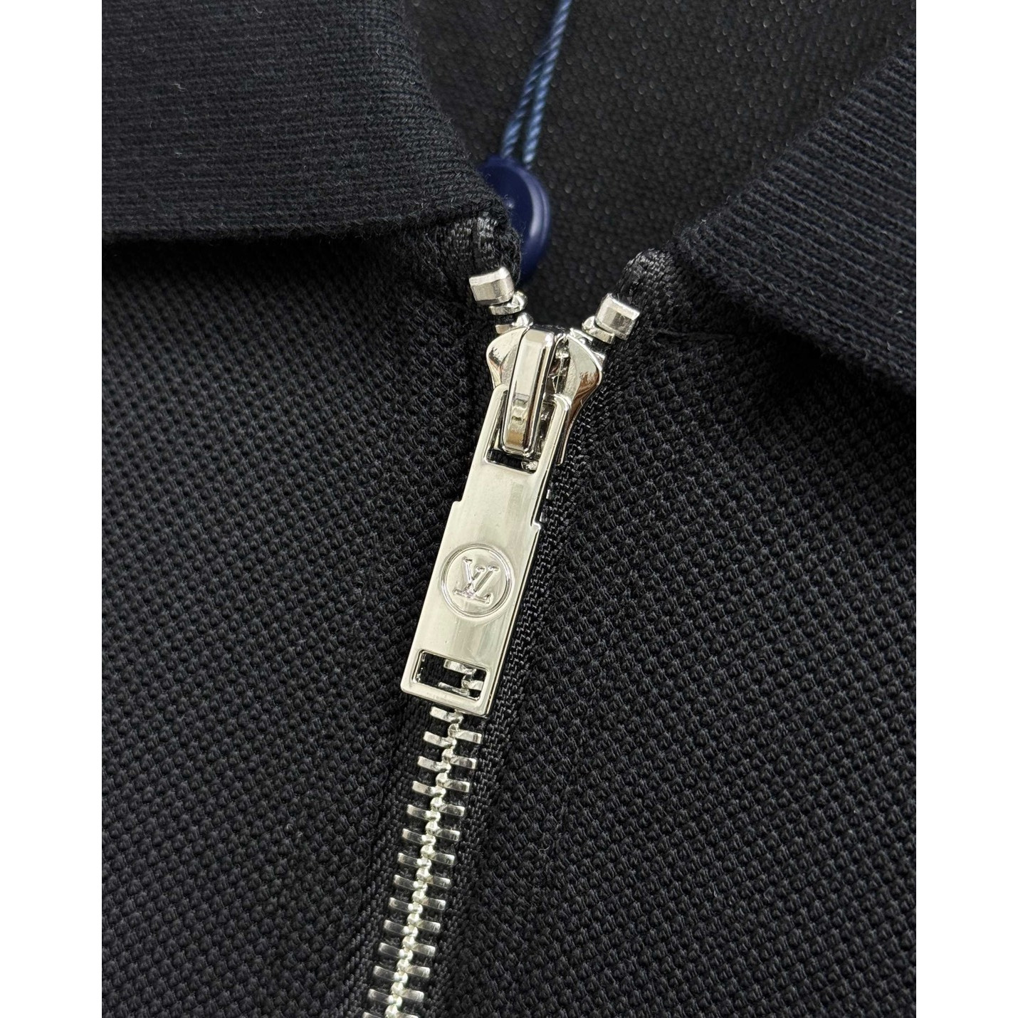 <p>LV&nbsp;短袖翻领polo衫(黑)</p>
