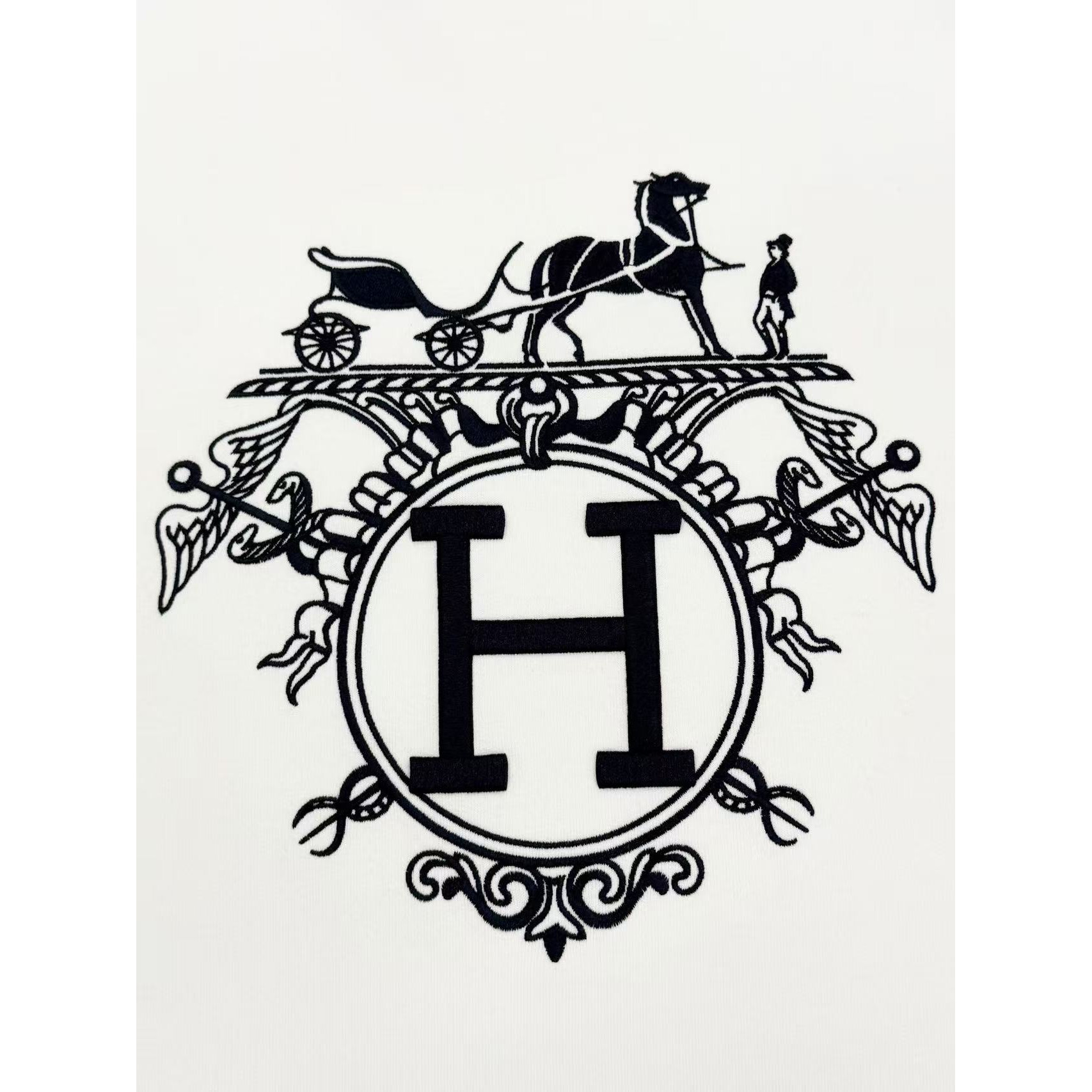 <p>Hermes 刺绣圆领卫衣(白)</p>