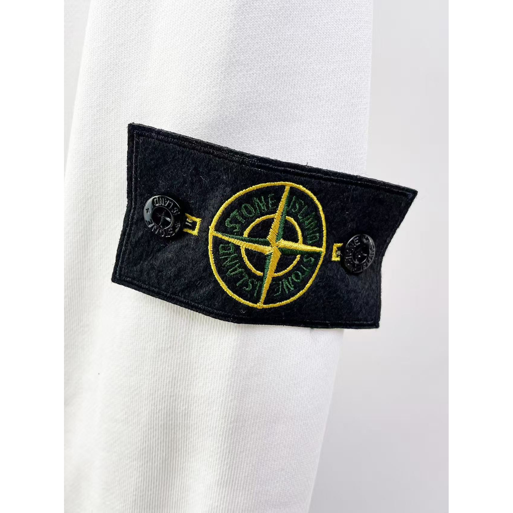 <p>Stone Island 圓領長袖T恤(白)</p>