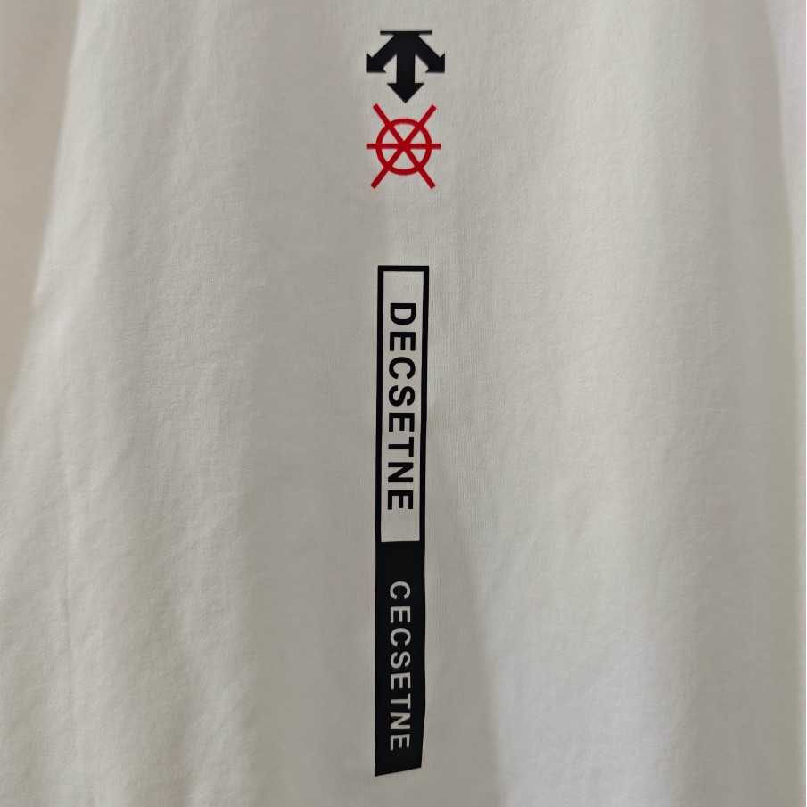 <p>DESCENTE 速乾短袖T恤(白)</p>