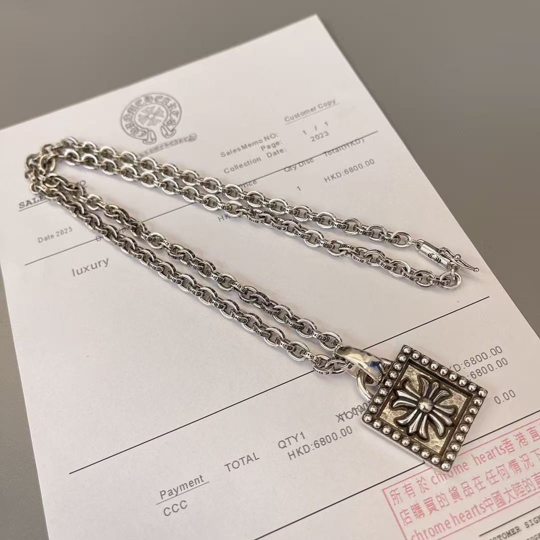 <p>CHROME HEARTS&nbsp;项链</p>
