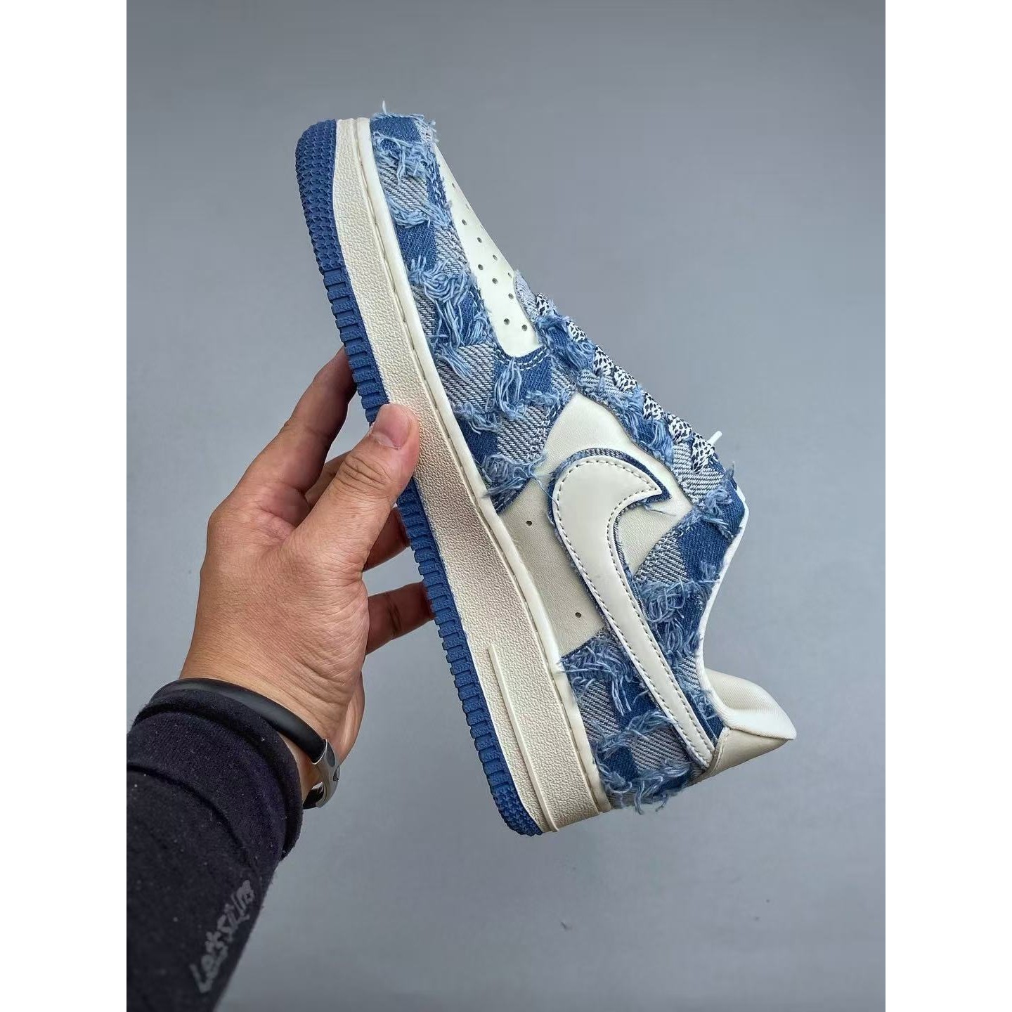 <p>Nike Air Force1 07 low 联名款(白藍)</p>