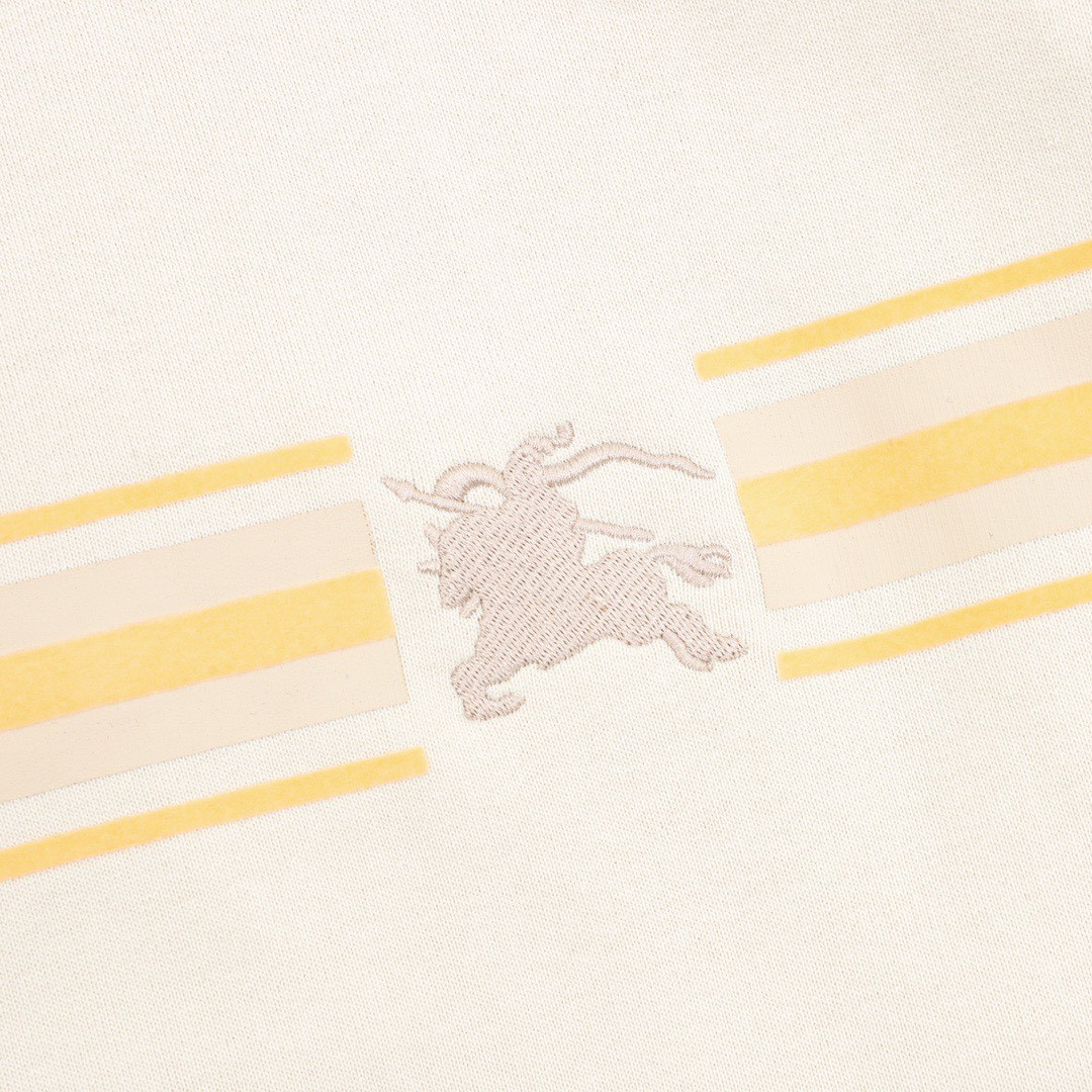 <p>BURBERRY 战马标识刺绣情侣款横条卫衣<br />
&nbsp;</p>