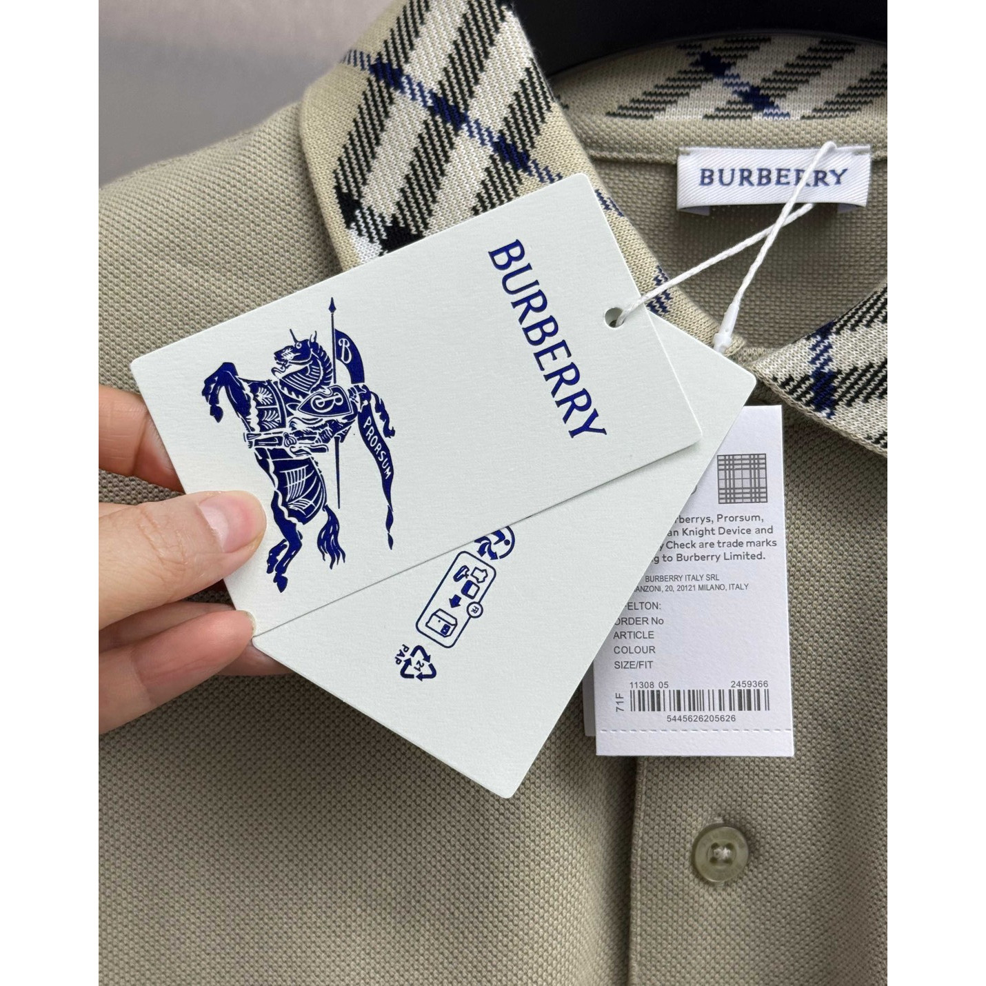 <p>BURBERRY 短袖翻领polo衫</p>