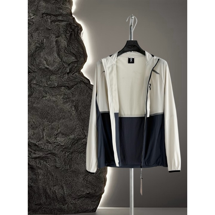 <p>On Weather Jacket Insulated 輕量外套</p>