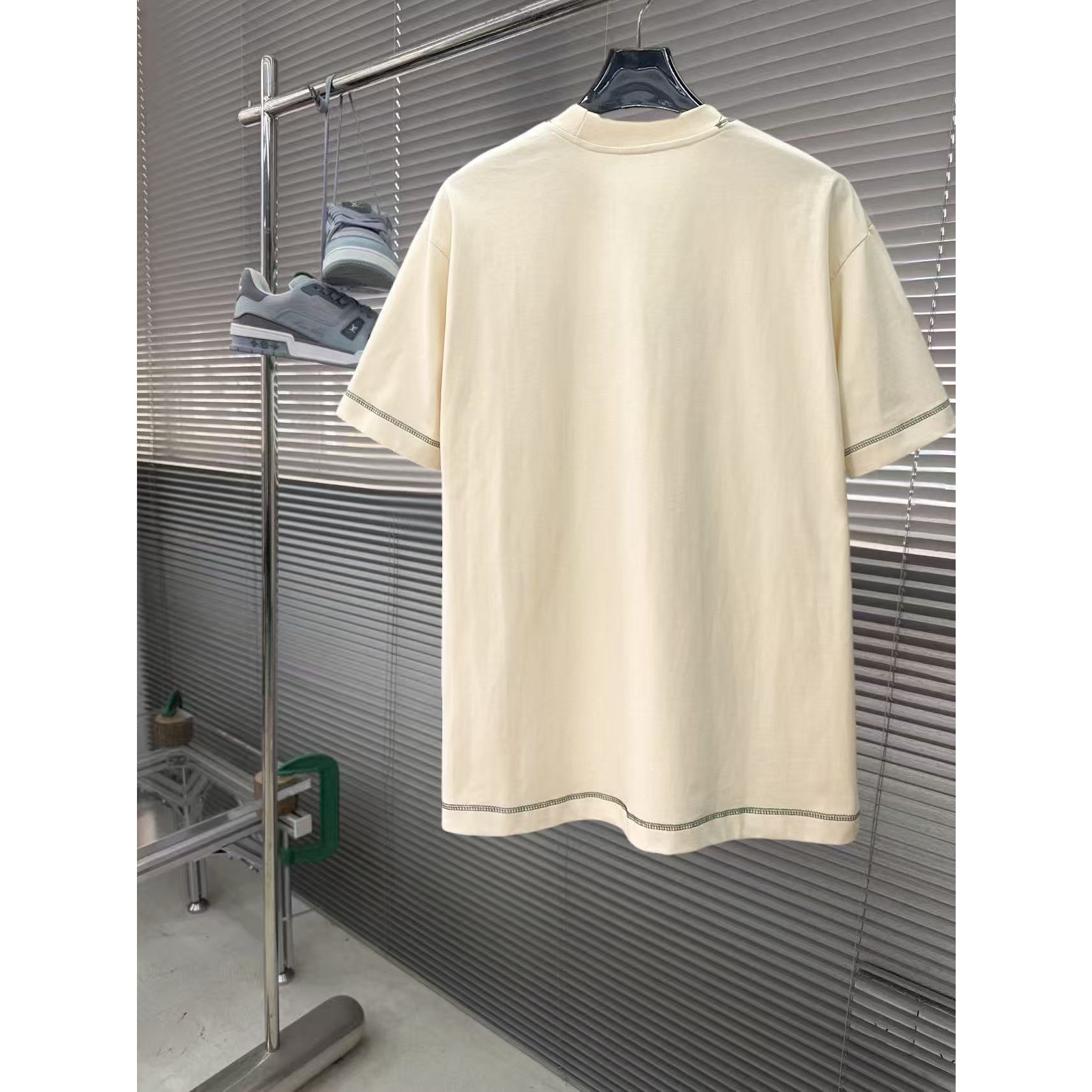 <p>GUCCI 专柜新款短袖T恤(卡其)</p>