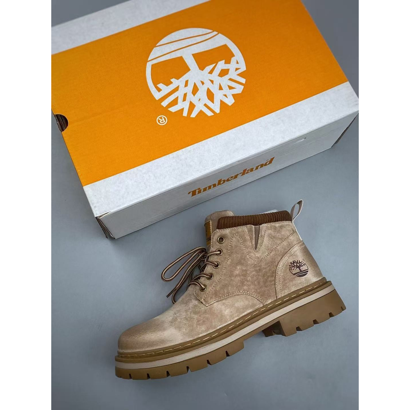 <p>Timberland 经典户外休闲大黄靴系列(淺棕色)</p>