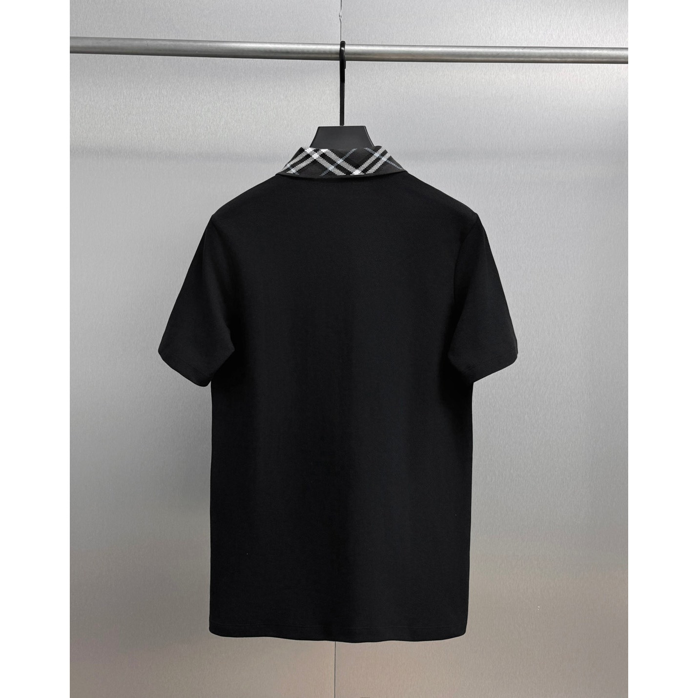 <p>BURBERRY 短袖翻领polo衫(黑)</p>