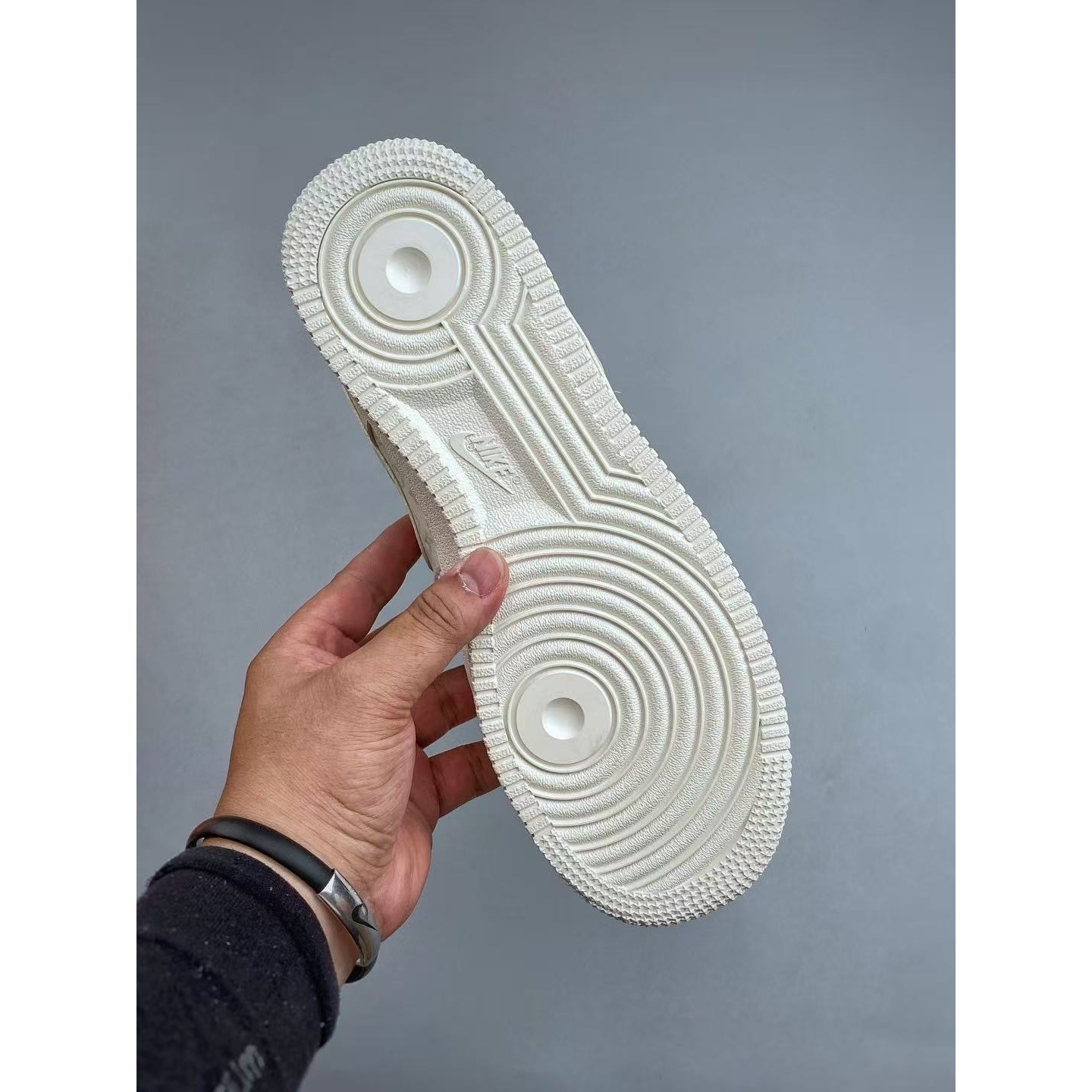 <p>Nike Air Force1 07 low &nbsp;联名款(白)</p>
