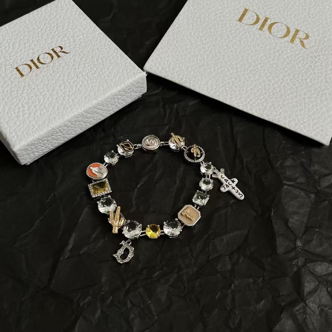 <p>Dior 手链</p>