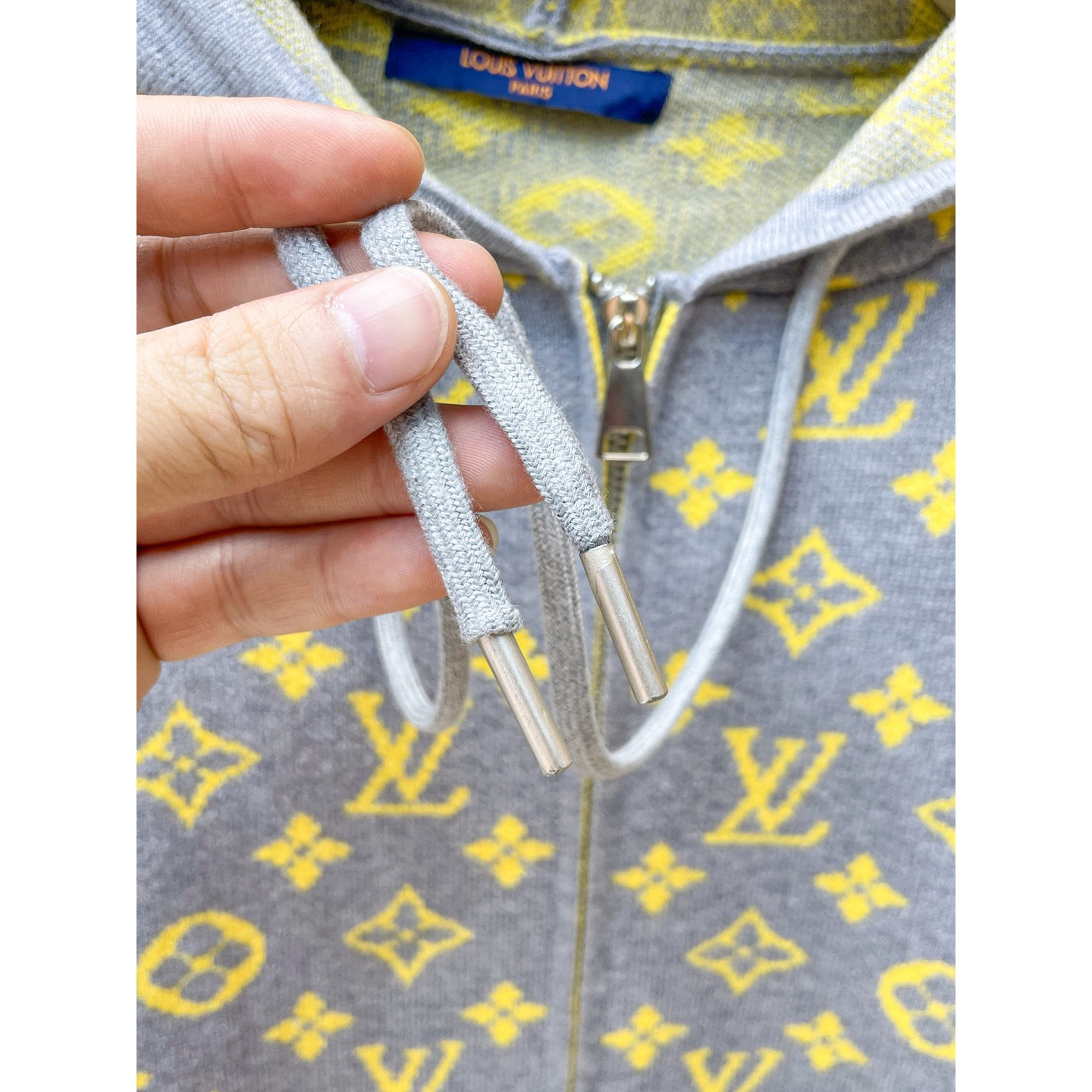 <p>LV 精品外套</p>