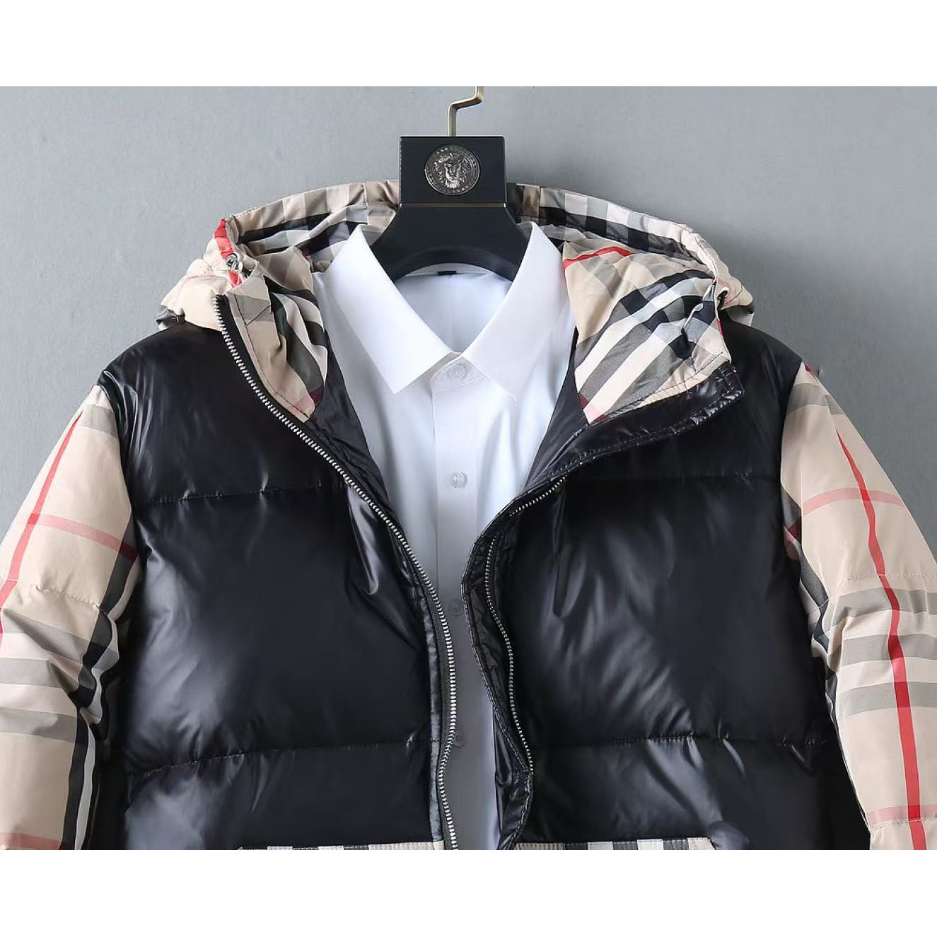 <p>BURBERRY 新款羽绒服(卡其)</p>