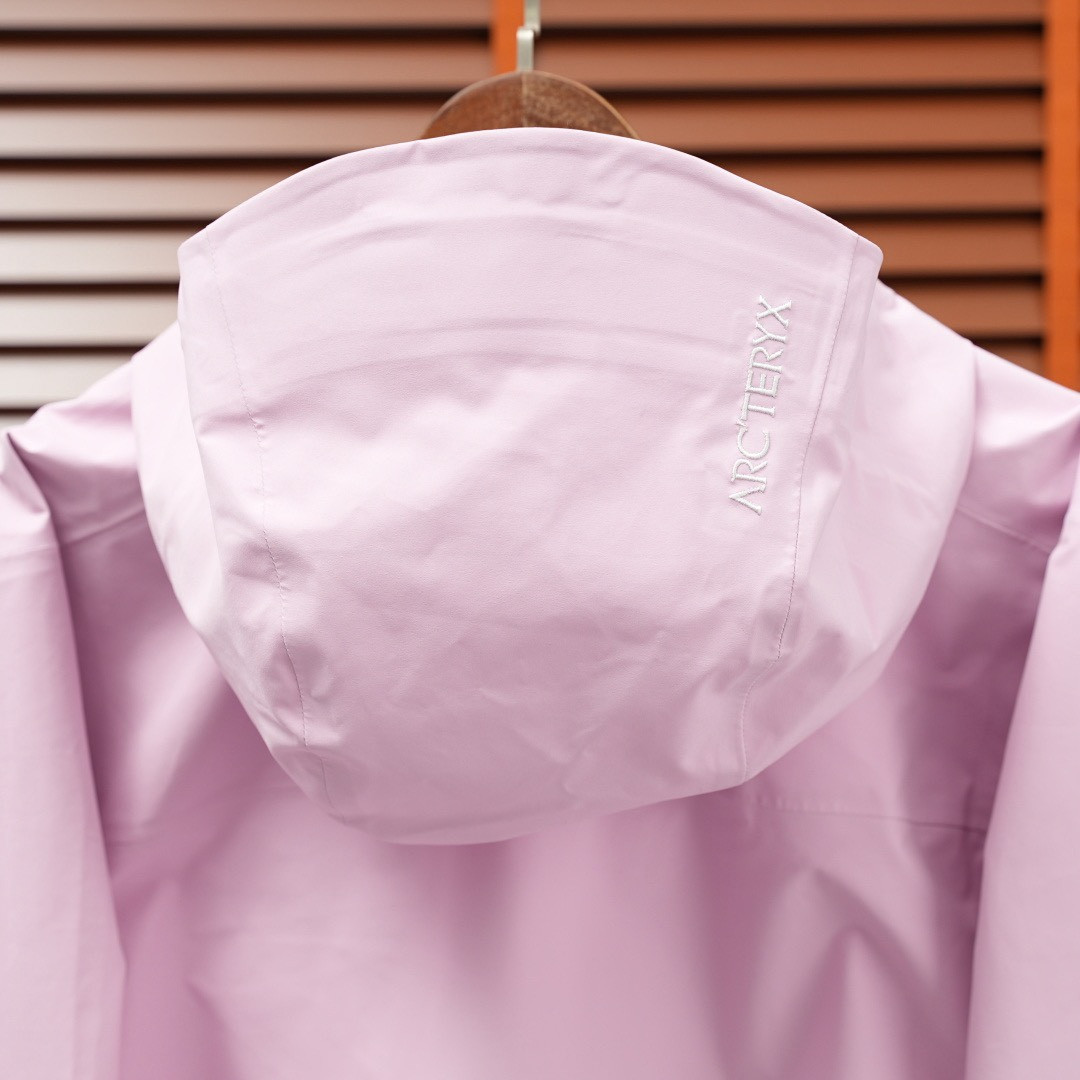 <p>ARC'TERYX &nbsp;BETA SV JACKET 增强防水防风连帽硬壳外套(夕雾粉)&nbsp;</p>