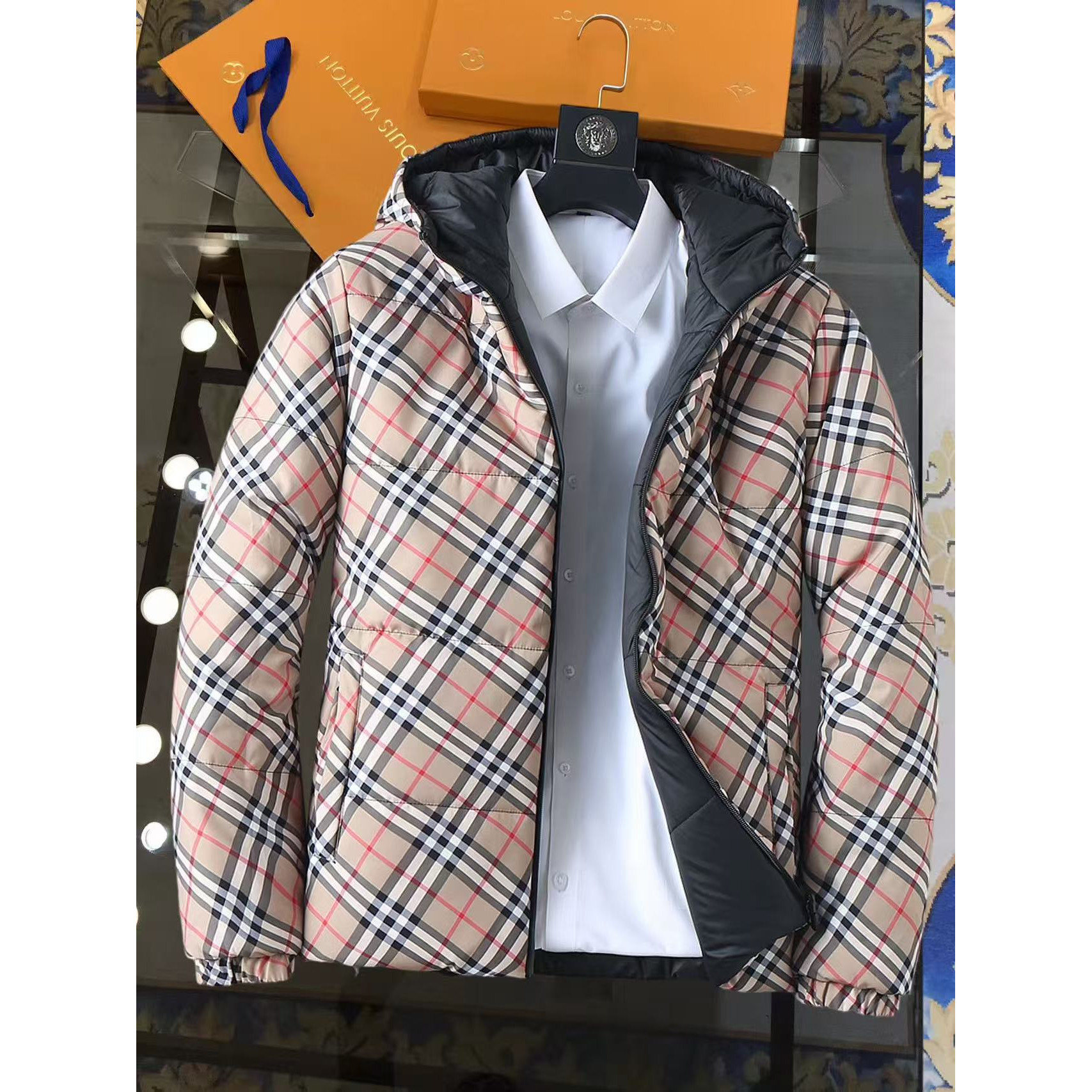 <p>BURBERRY 加厚棉服外套(黑)</p>