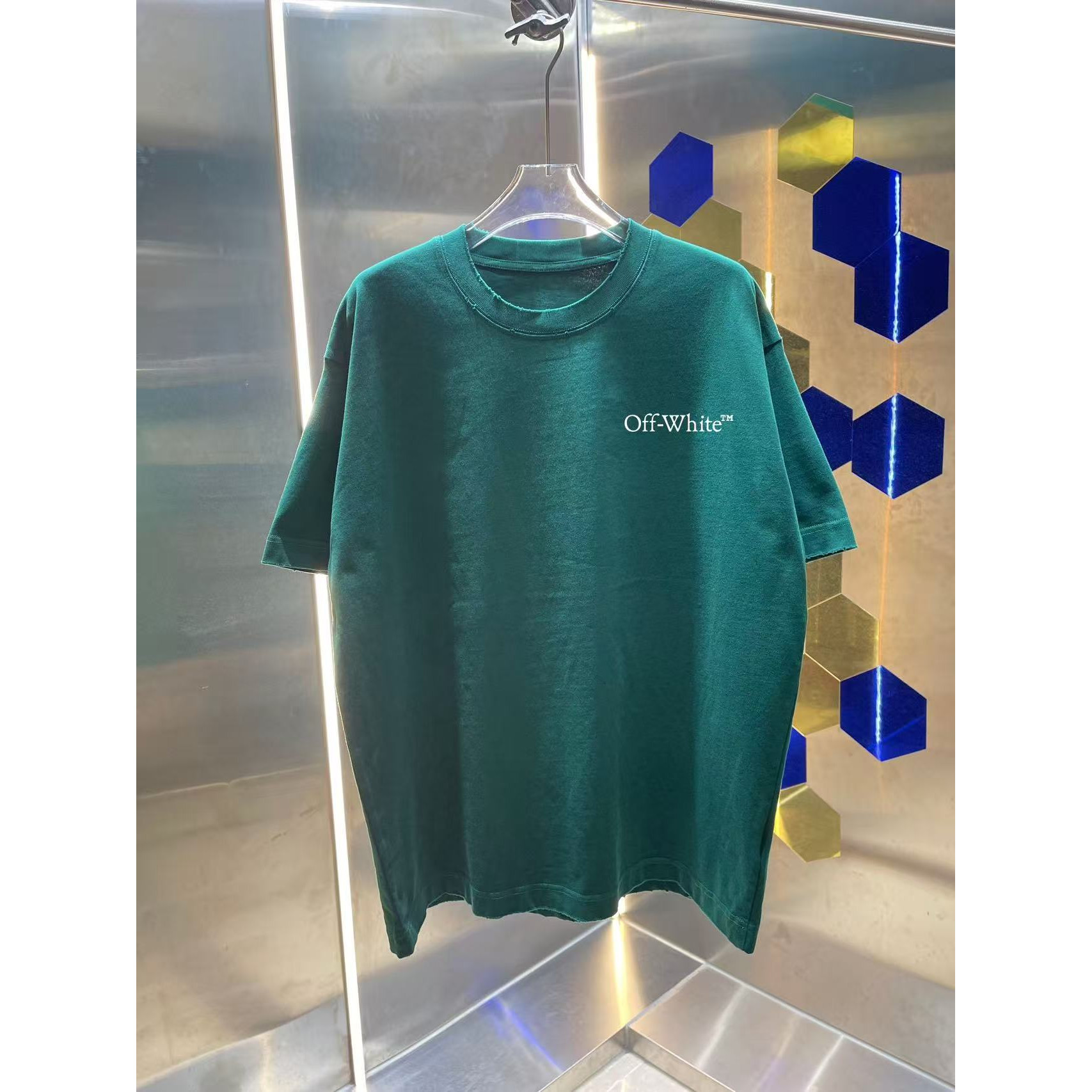 <p>OFF-white 洗水磨破短袖T恤(洗水綠)</p>