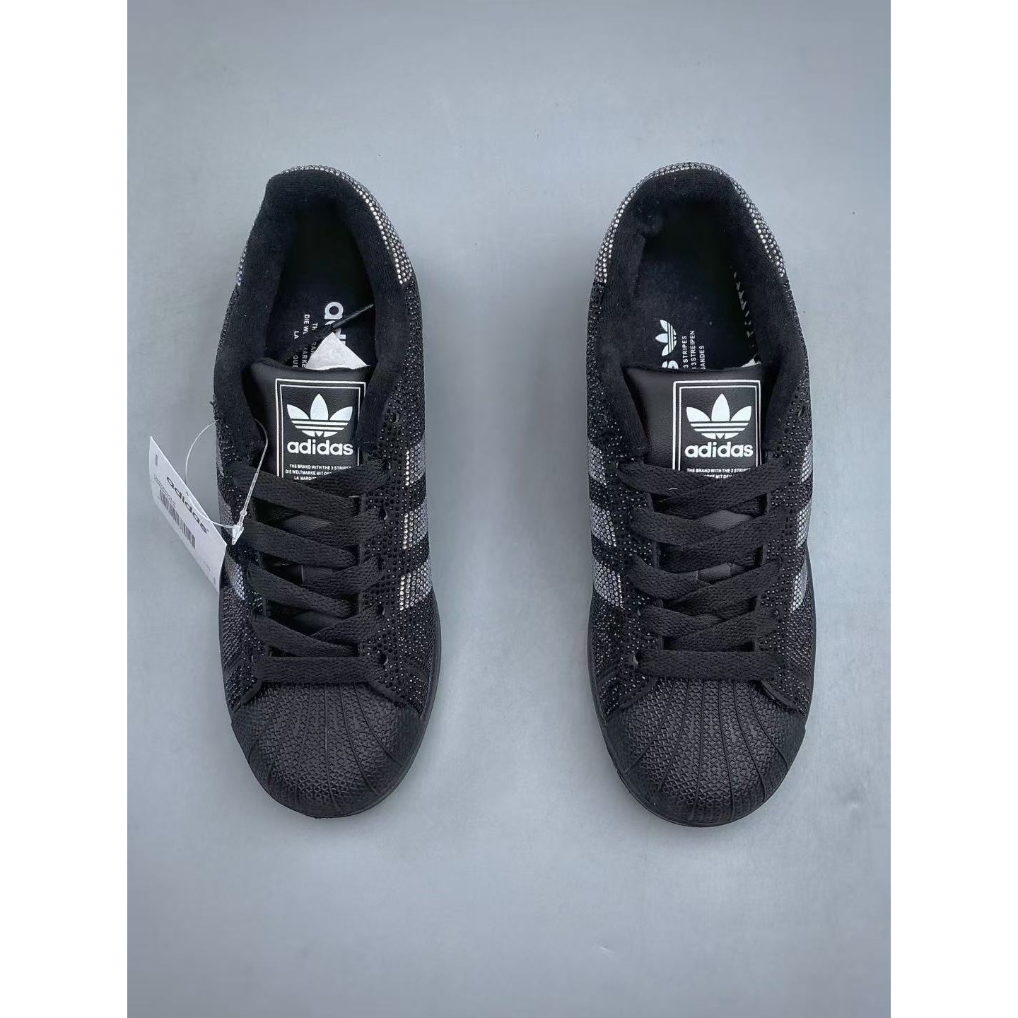 <p>Adidas SUPERSTAR II W &nbsp;经典贝壳头(黑)</p>