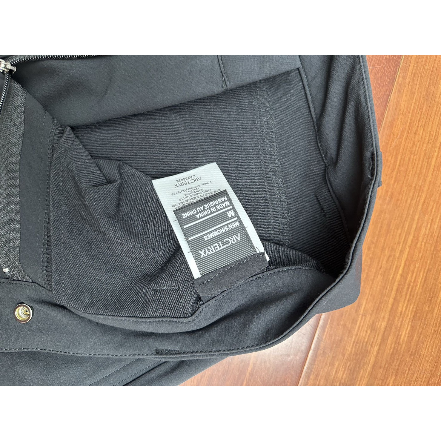 <p>ARC'TERYX 户外机能防风防泼水多口袋休闲长裤</p>