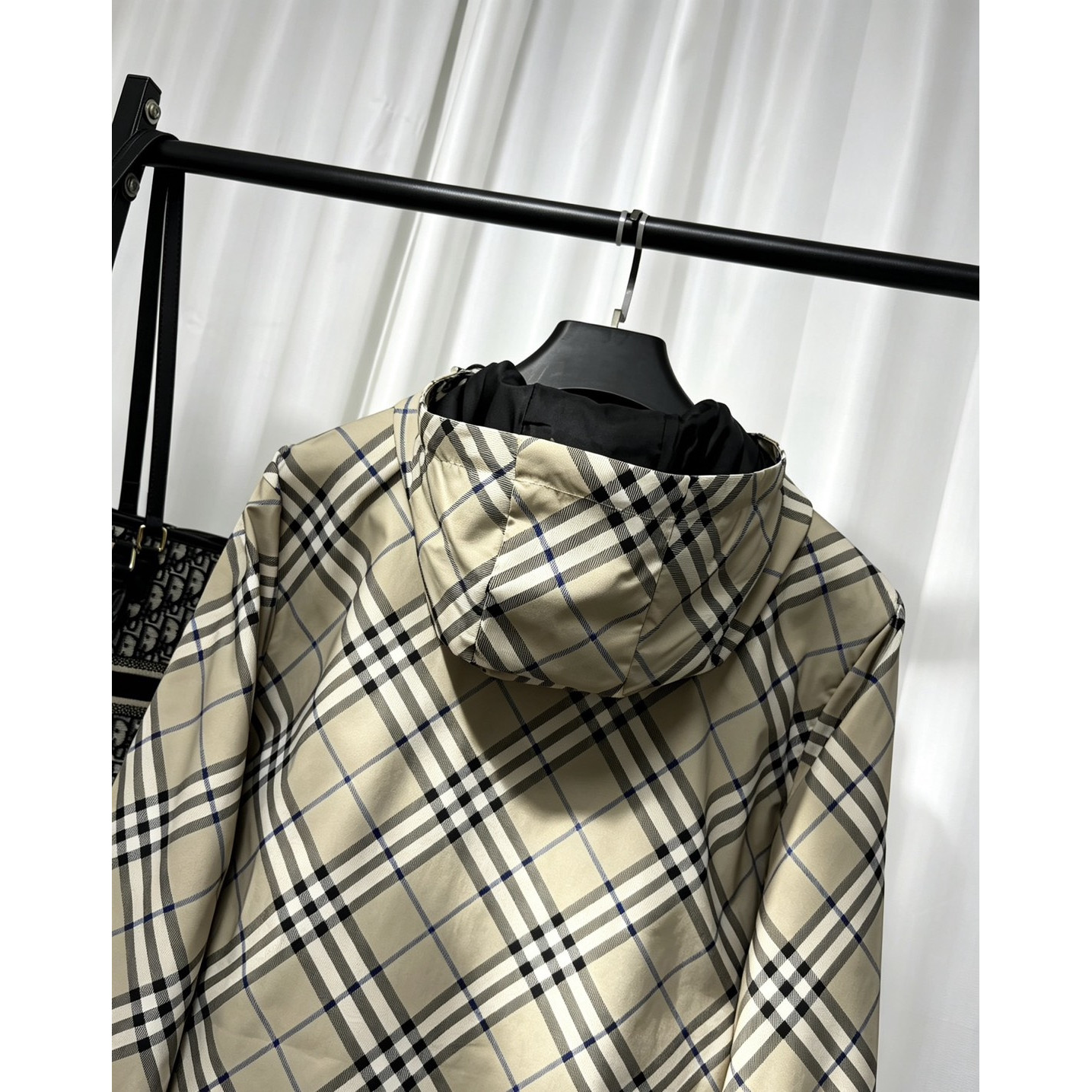 <p>Burberry 夹克外套</p>