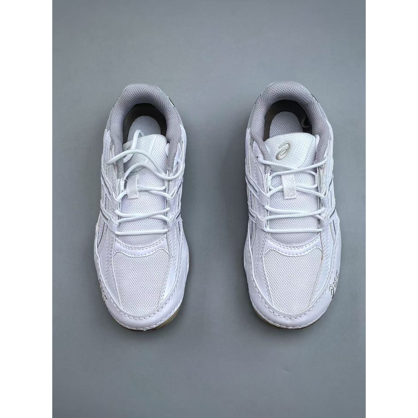 <p>Asics Hypersync 时尚复古透气轻便薄底德训鞋(白)</p>