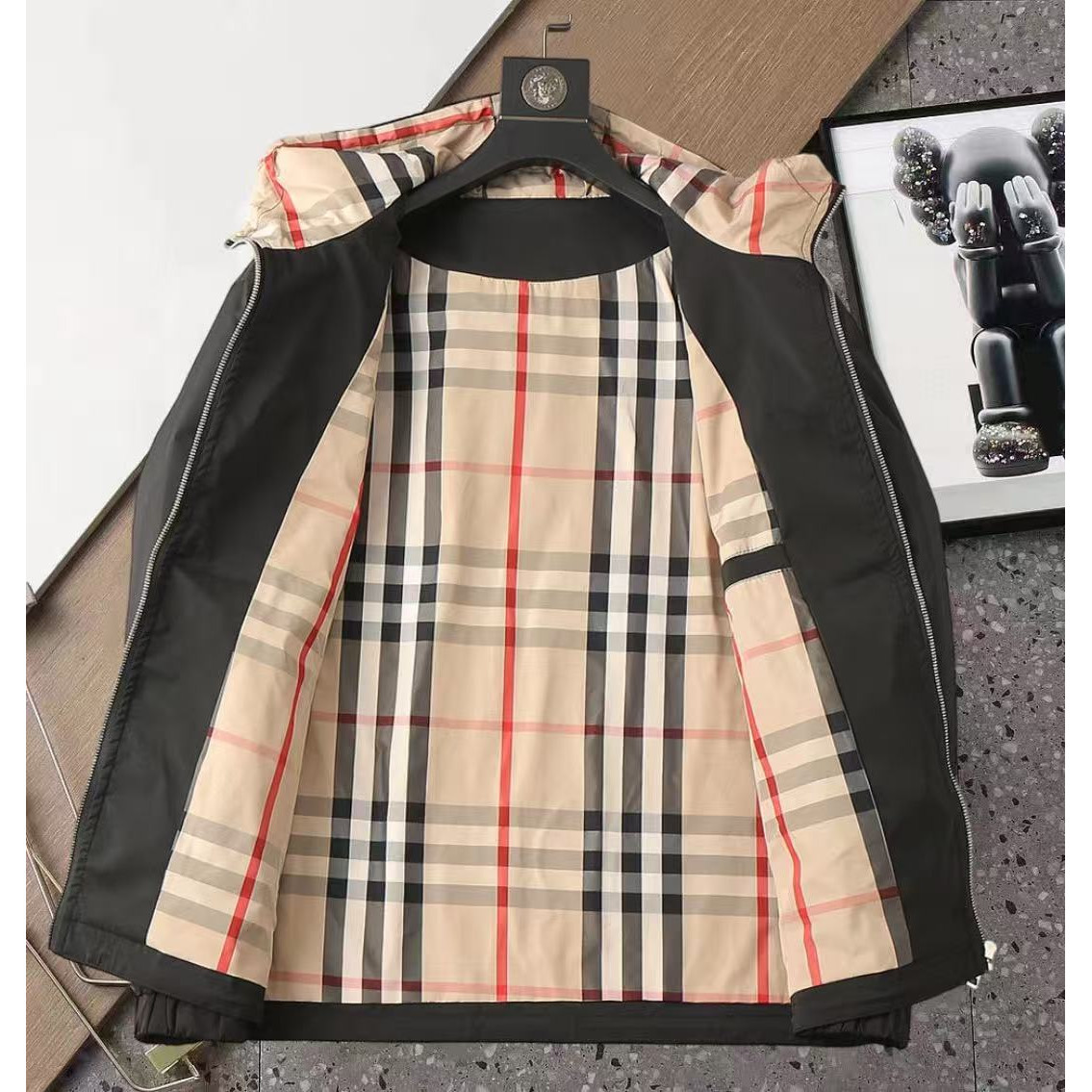 <p>BURBERRY&nbsp;男士夹克外套(800809)</p>