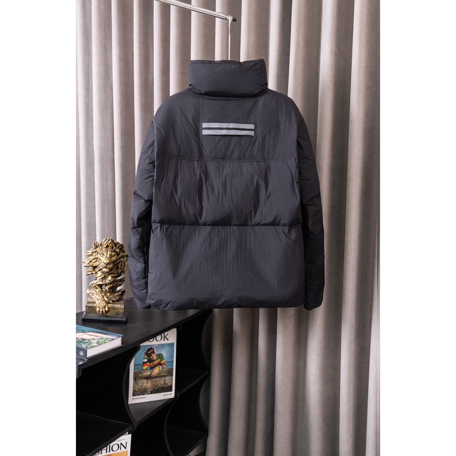 <p>Canada Goose Lawrence 系列2802立领羽绒服(藏蓝)</p>