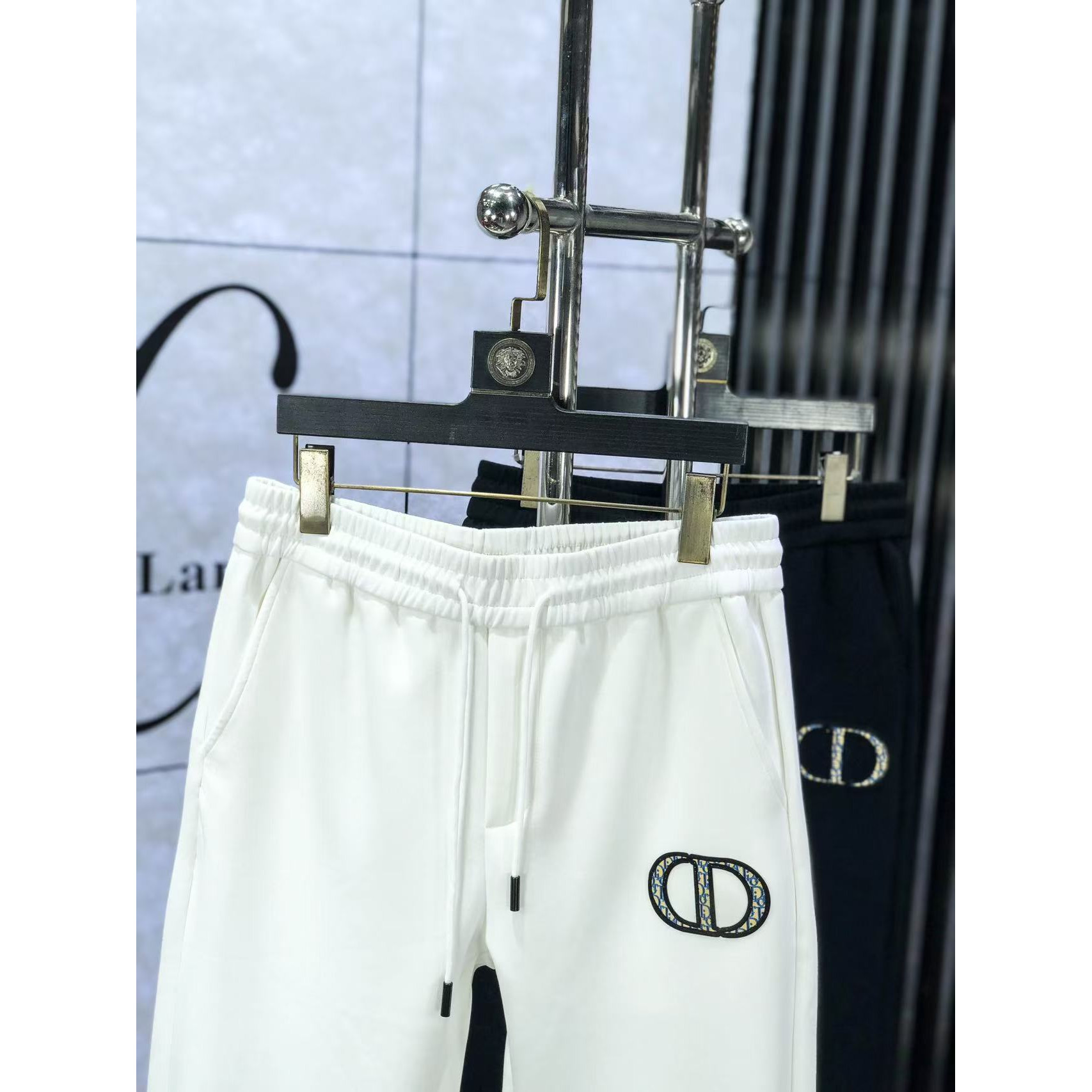 <p>DIOR&nbsp;高品质时尚休闲裤(782950)</p>