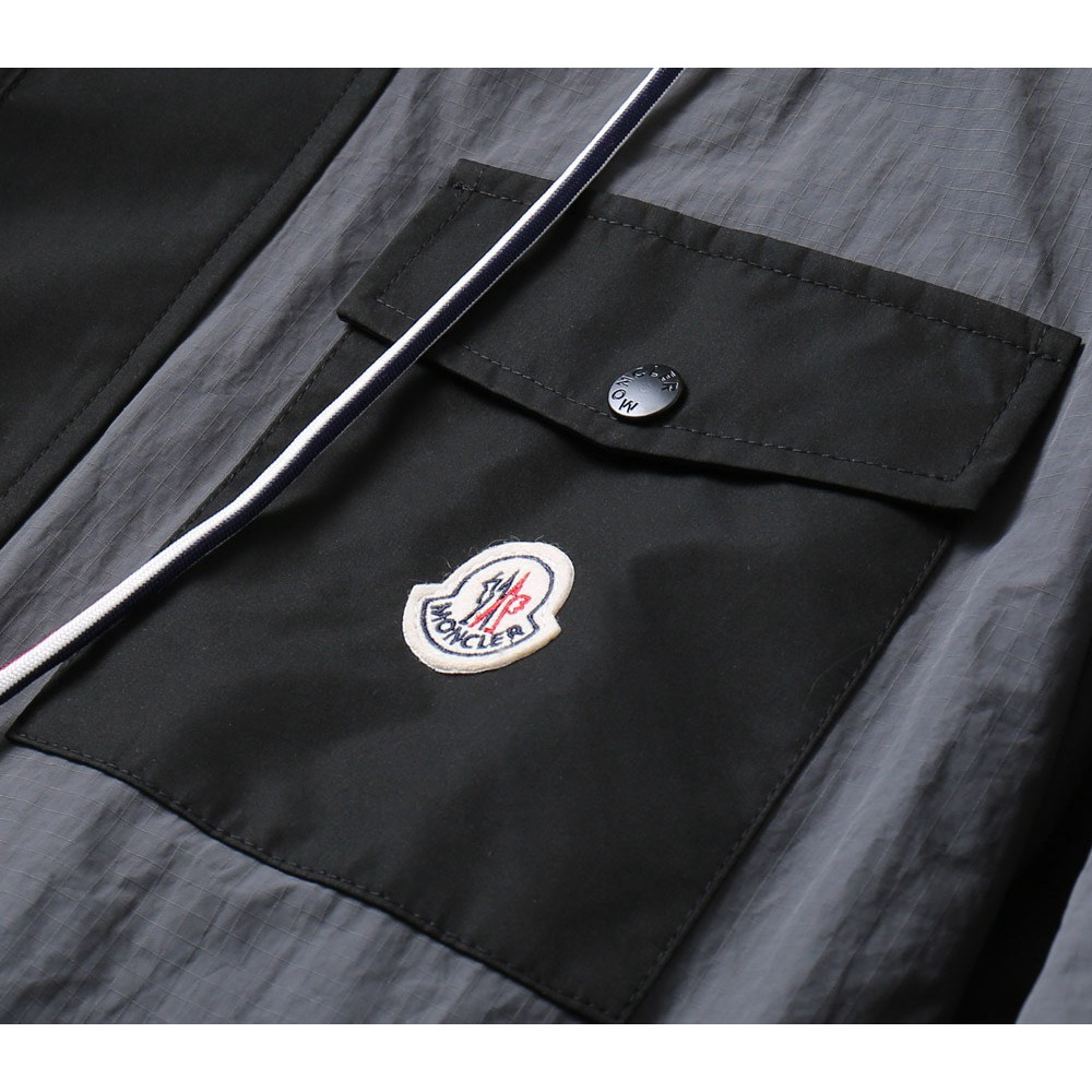 <p>Moncler 新款男士夹克外套</p>