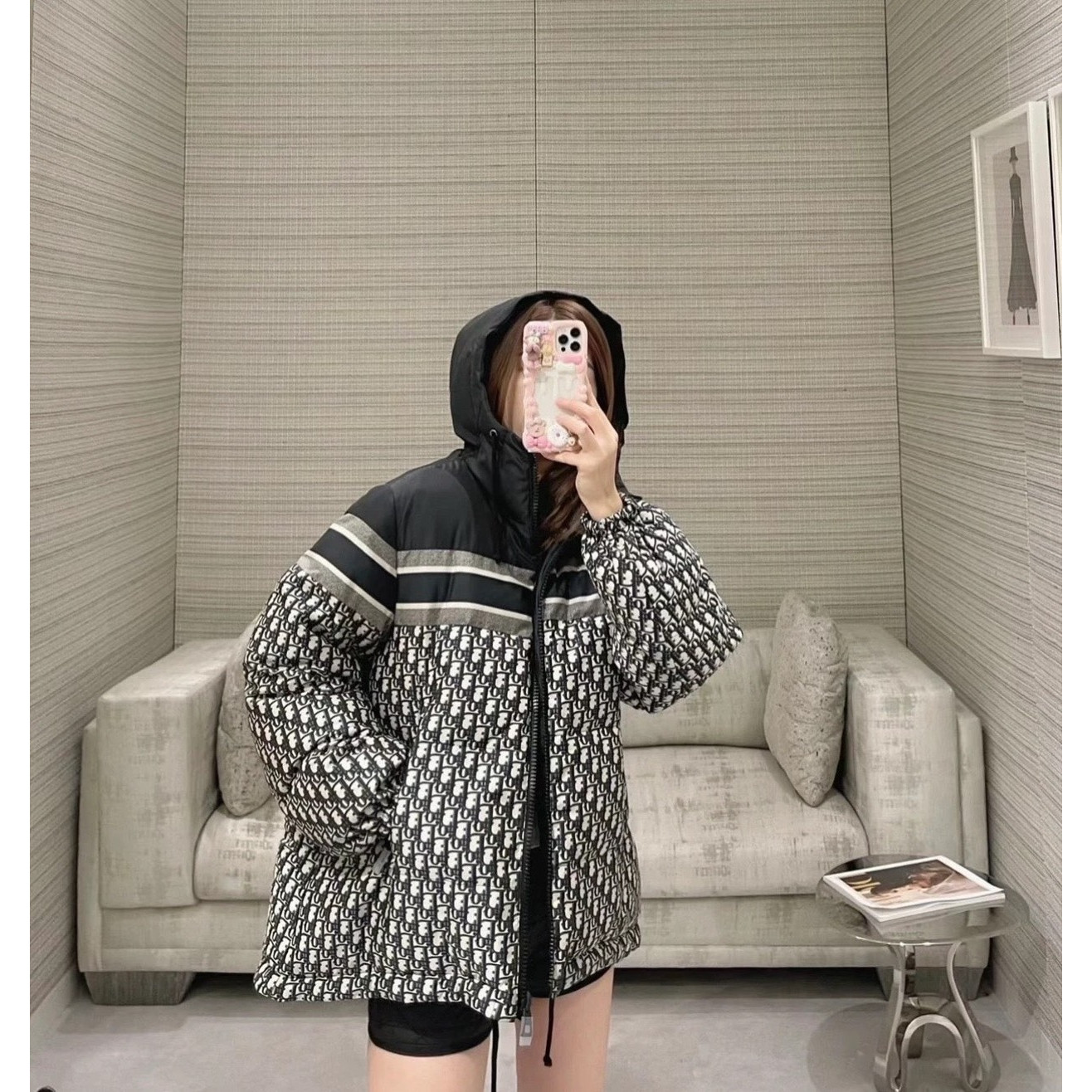 <p>Dior 双面穿羽绒棉服外套</p>
