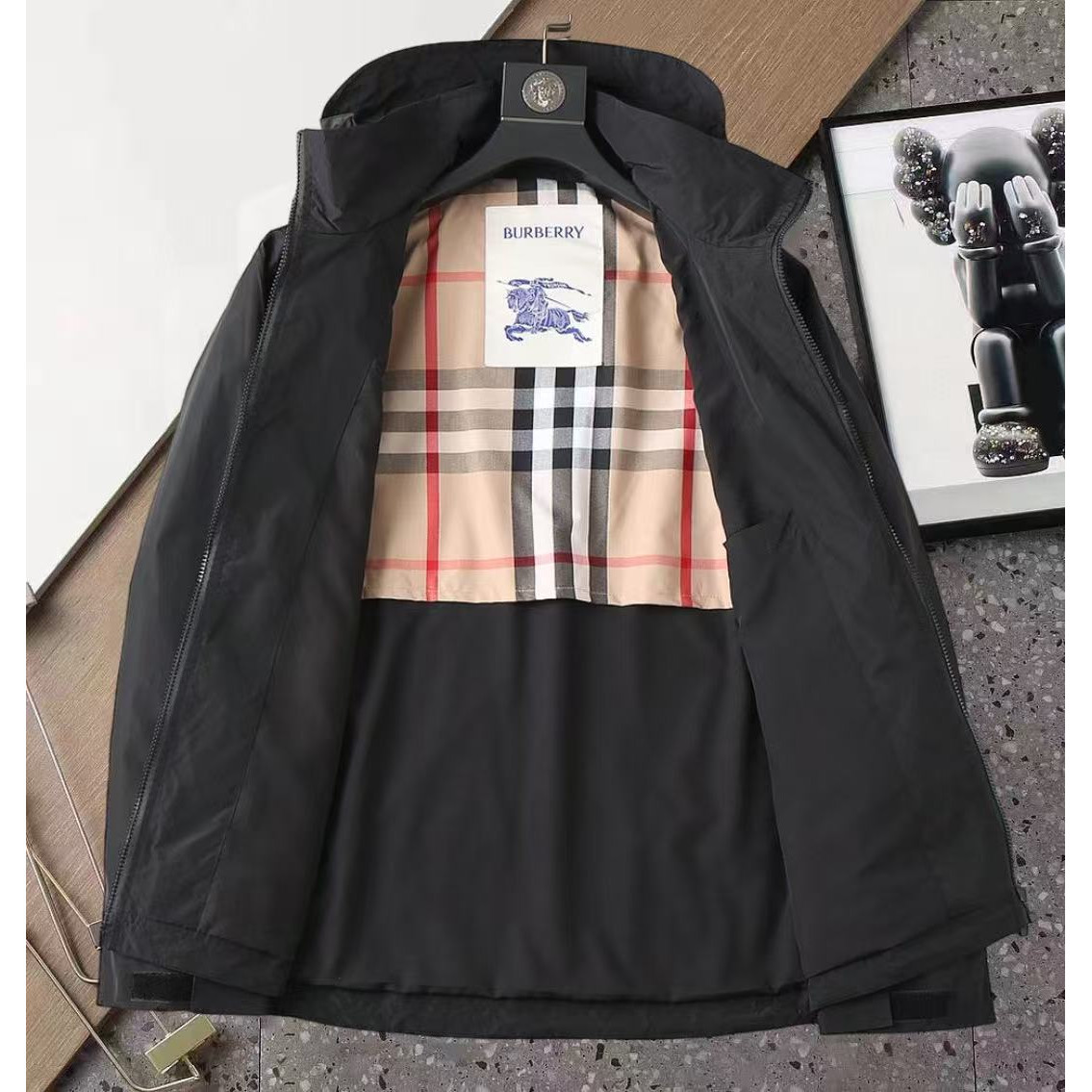 <p>BURBERRY 男士夹克外套(黑)</p>